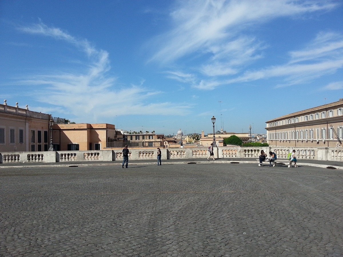 in front of the Quirinale...