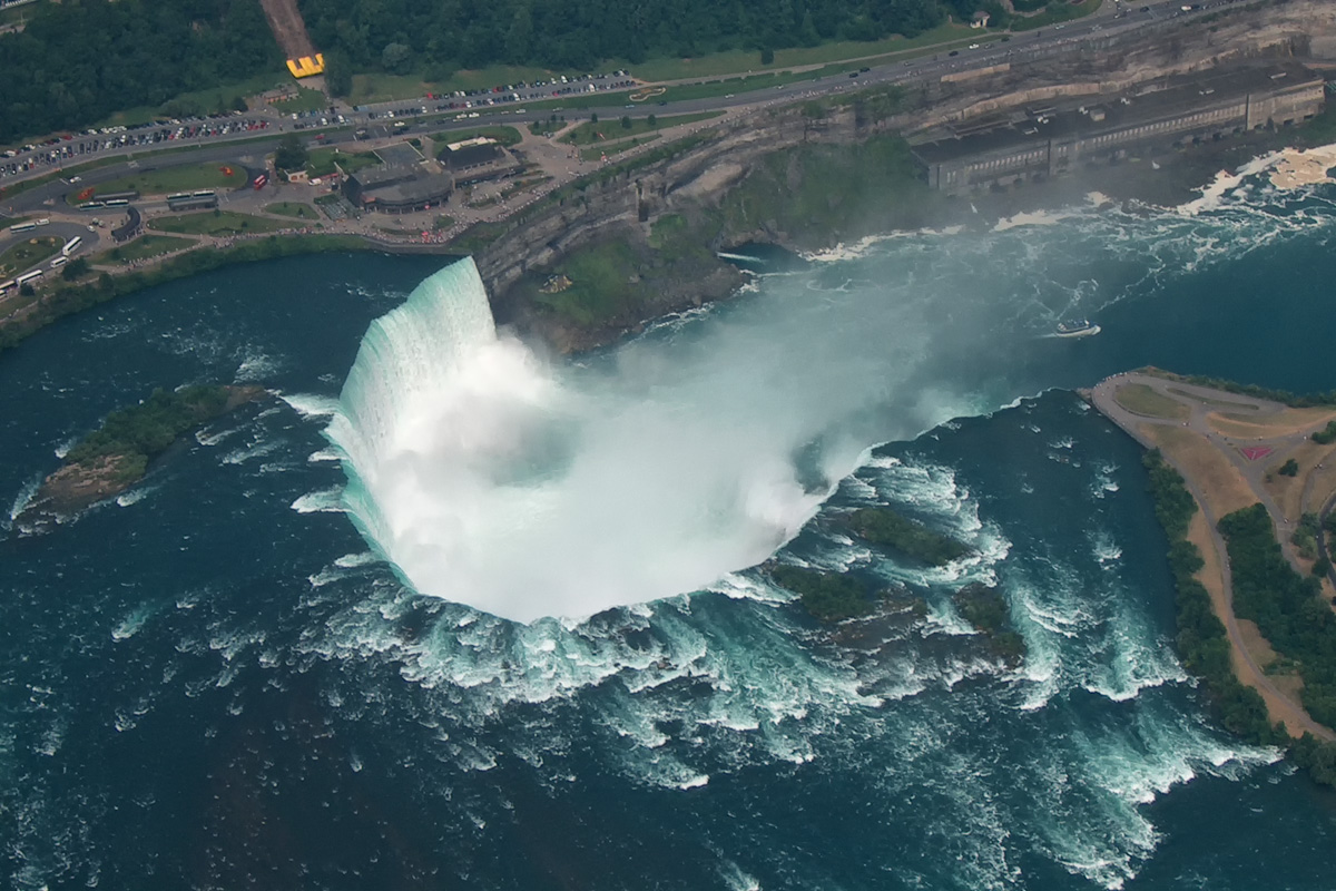 Cascate del Niagara da Elicottero...