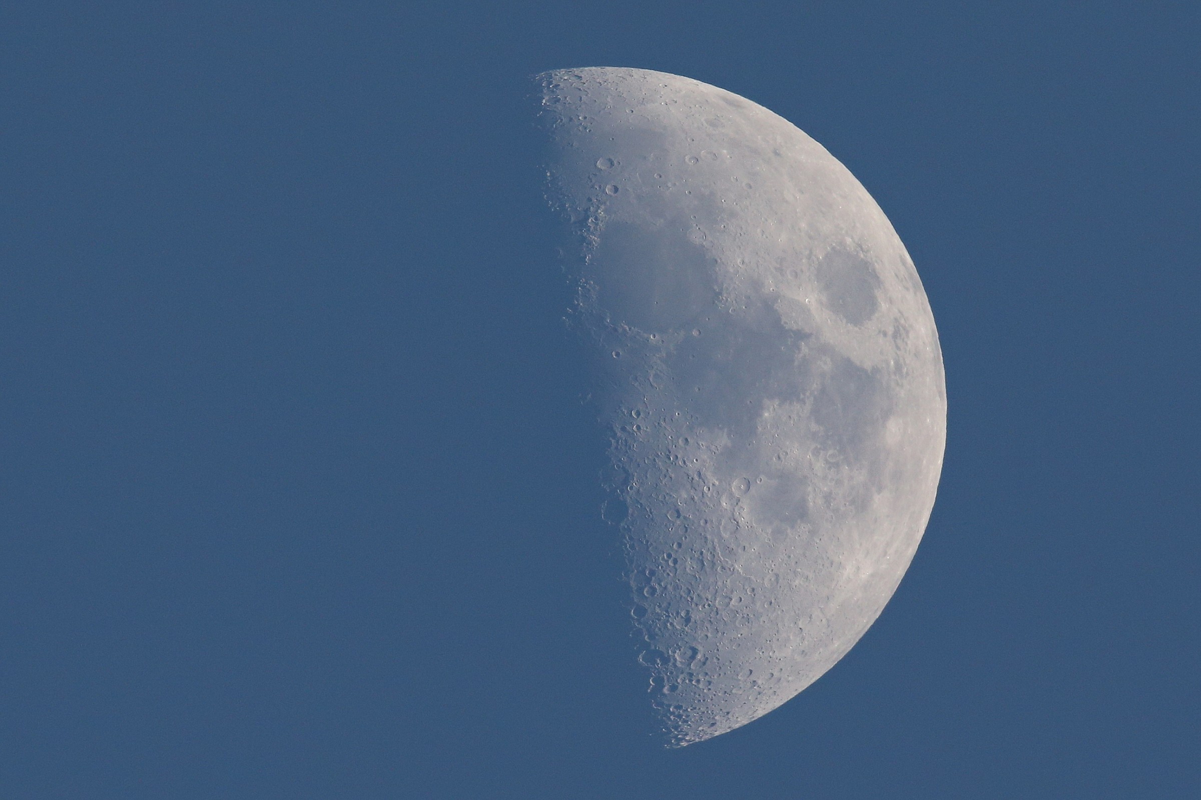 ceretta luna nel pomeriggio...
