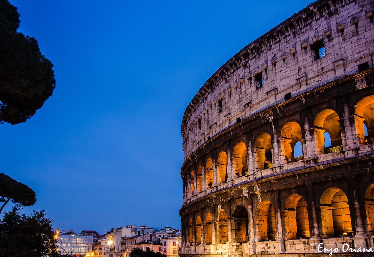 passeggiando la sera...al Colosseo...