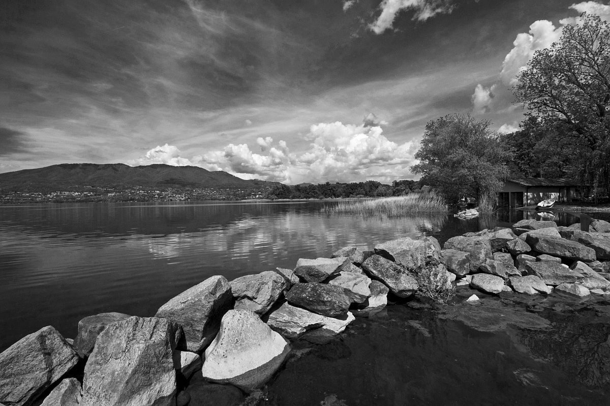 Lake Varese in Bodio...