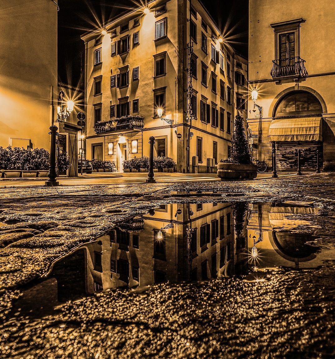 Hotel Giardino in puddle - Prato...