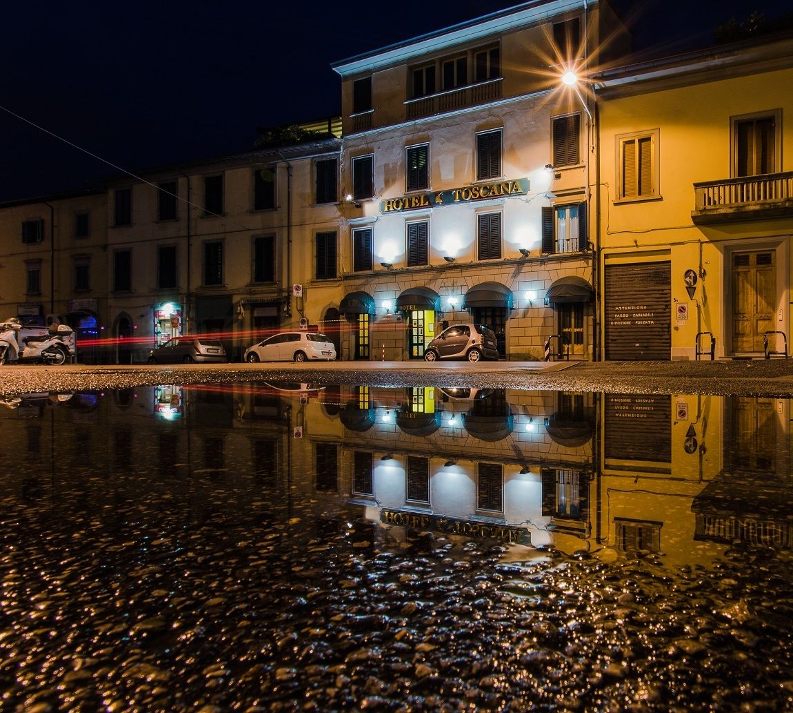 Hotel Tuscany, Piazza John Ciardi - Prato...