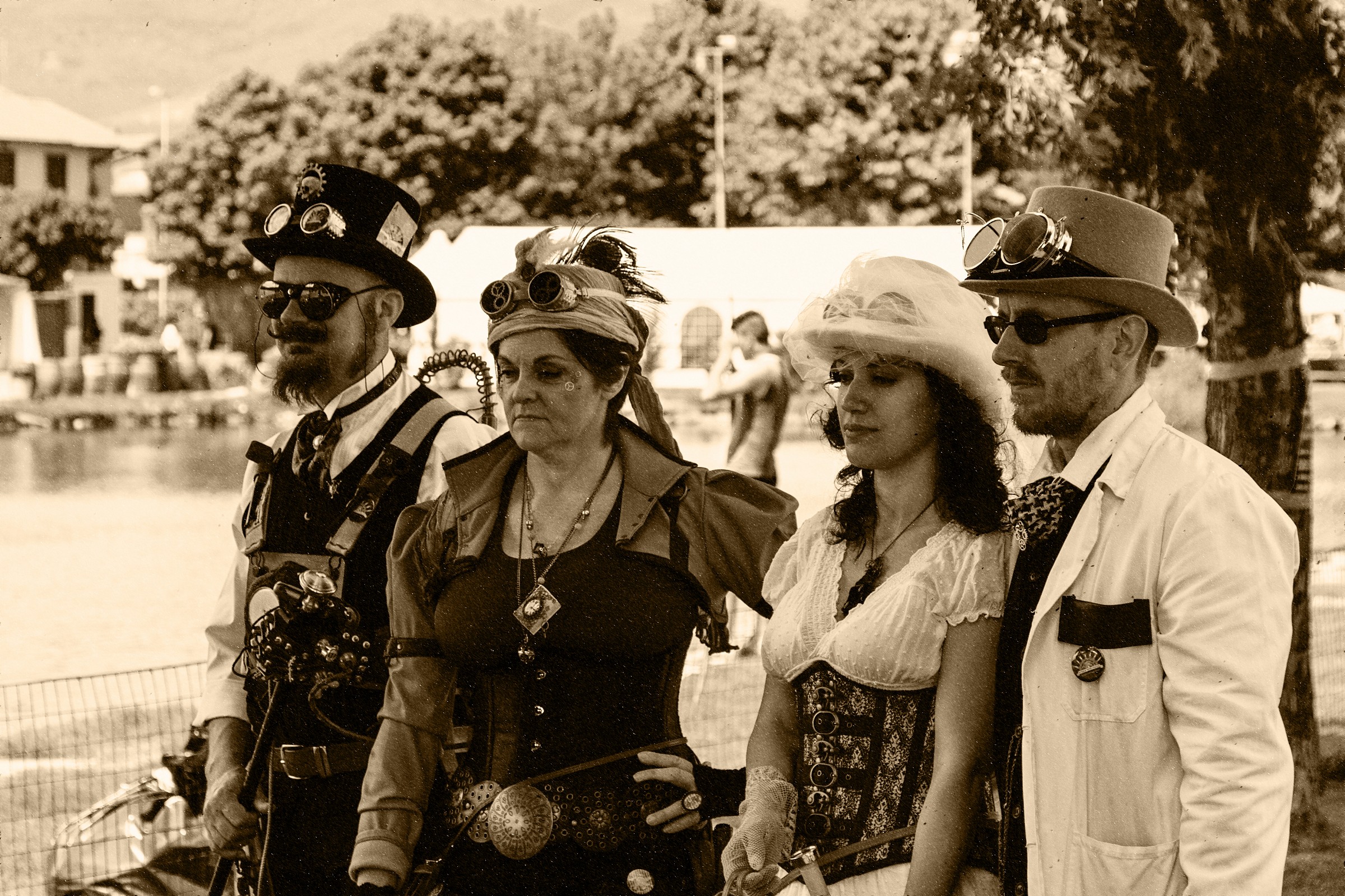 Old Steampunkers...
