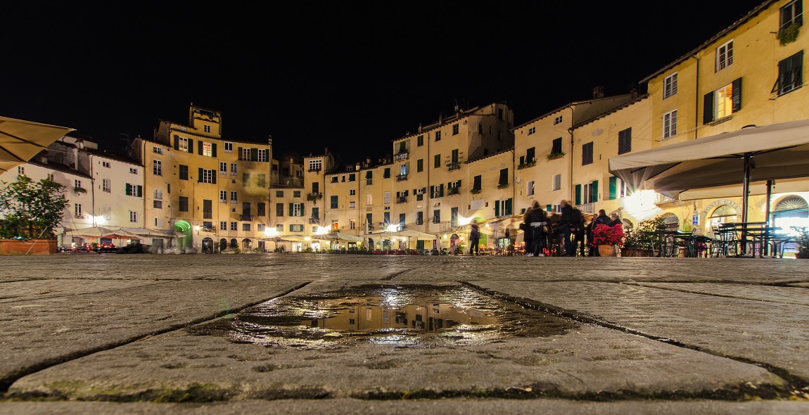 Piazza Anfiteatro - Lucca...