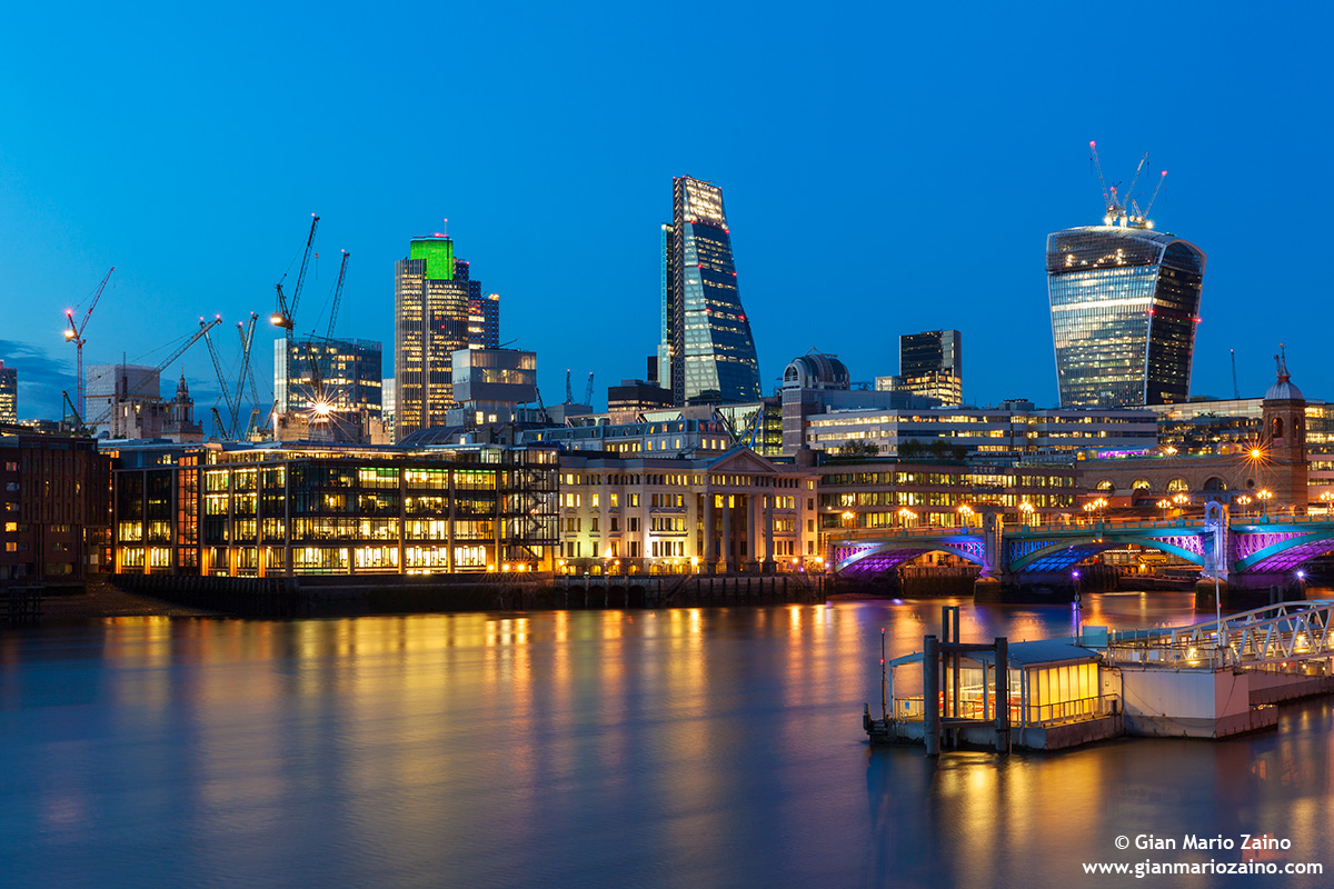 London by Night (2014) - 10...