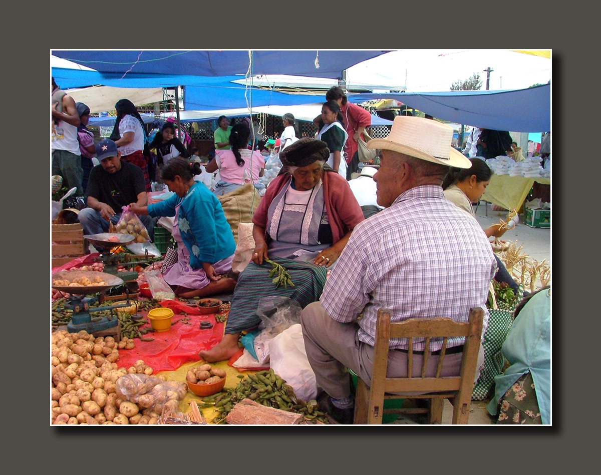 2004 - Messico. Al mercato di Tlacolula....