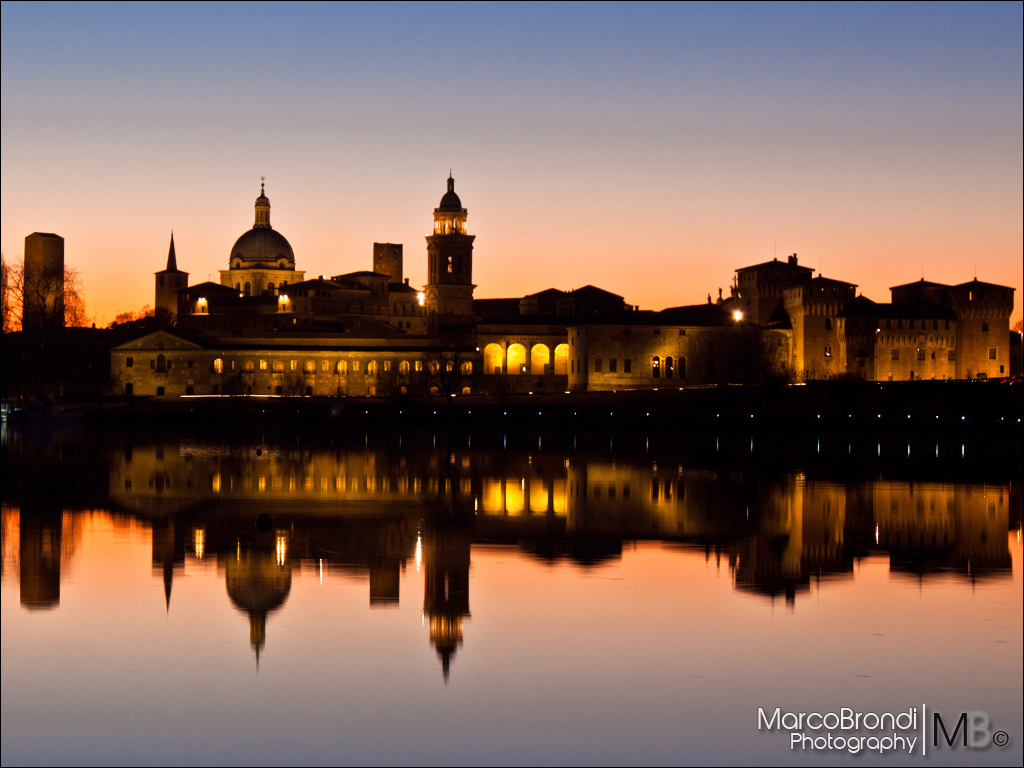 Skyline di Mantova al tramonto...