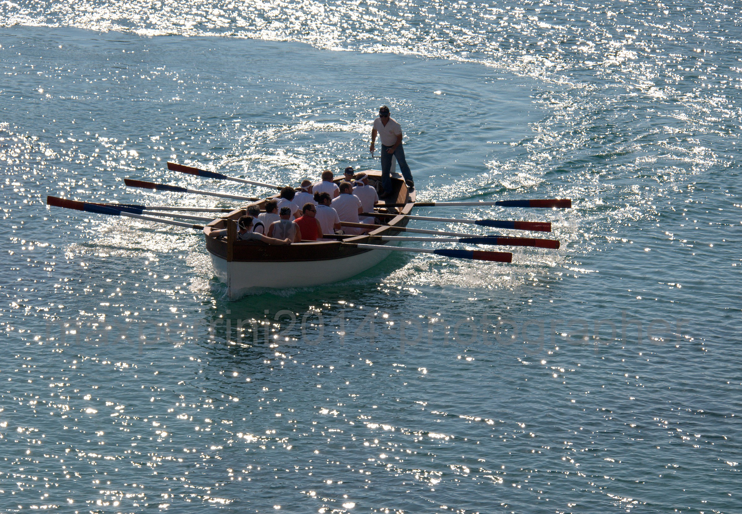 The Sea of ??Taranto and the rowers of the Palio of the Mediterra...