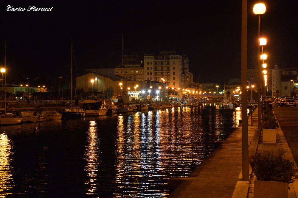Riflessi sul canale Burlamacco  (Viareggio)...