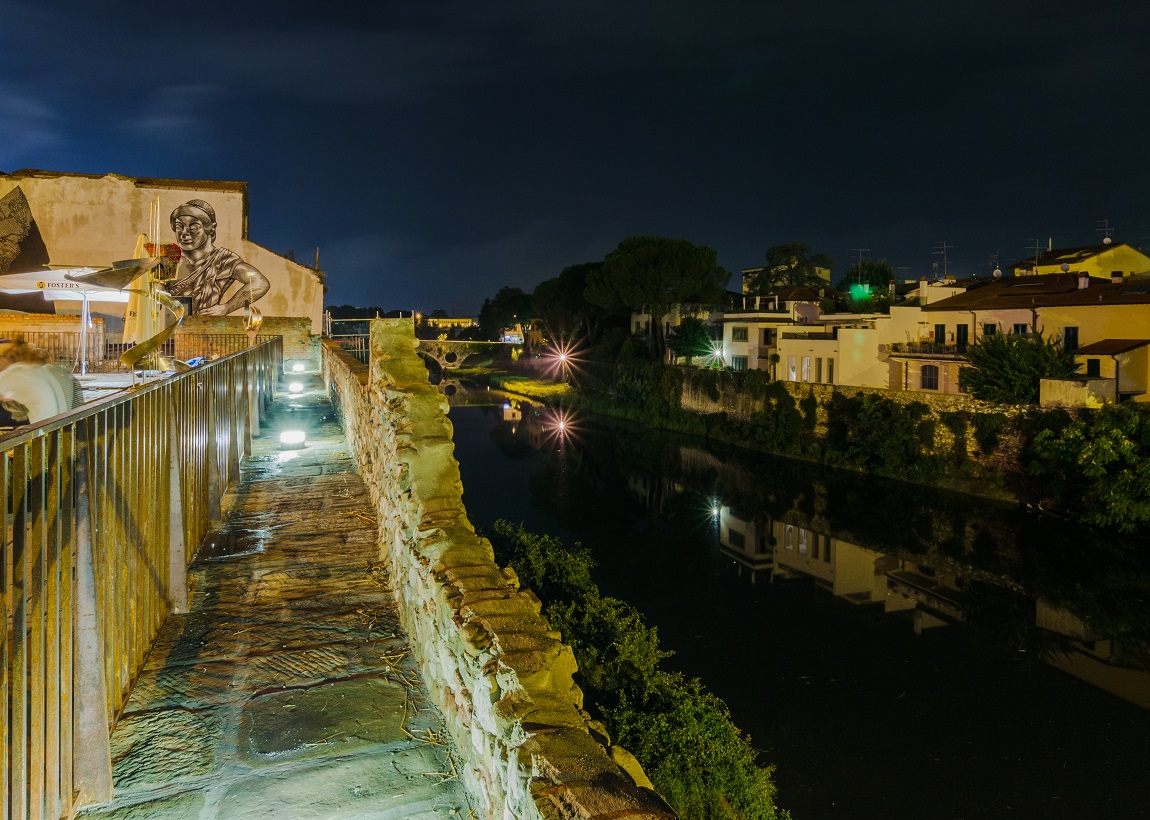 Il fiume Bisenzio e le mura medievali di Prato...