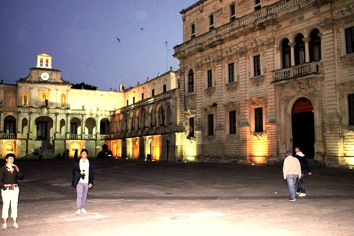 Veduta notturna di Lecce (..la Firenze del sud)...