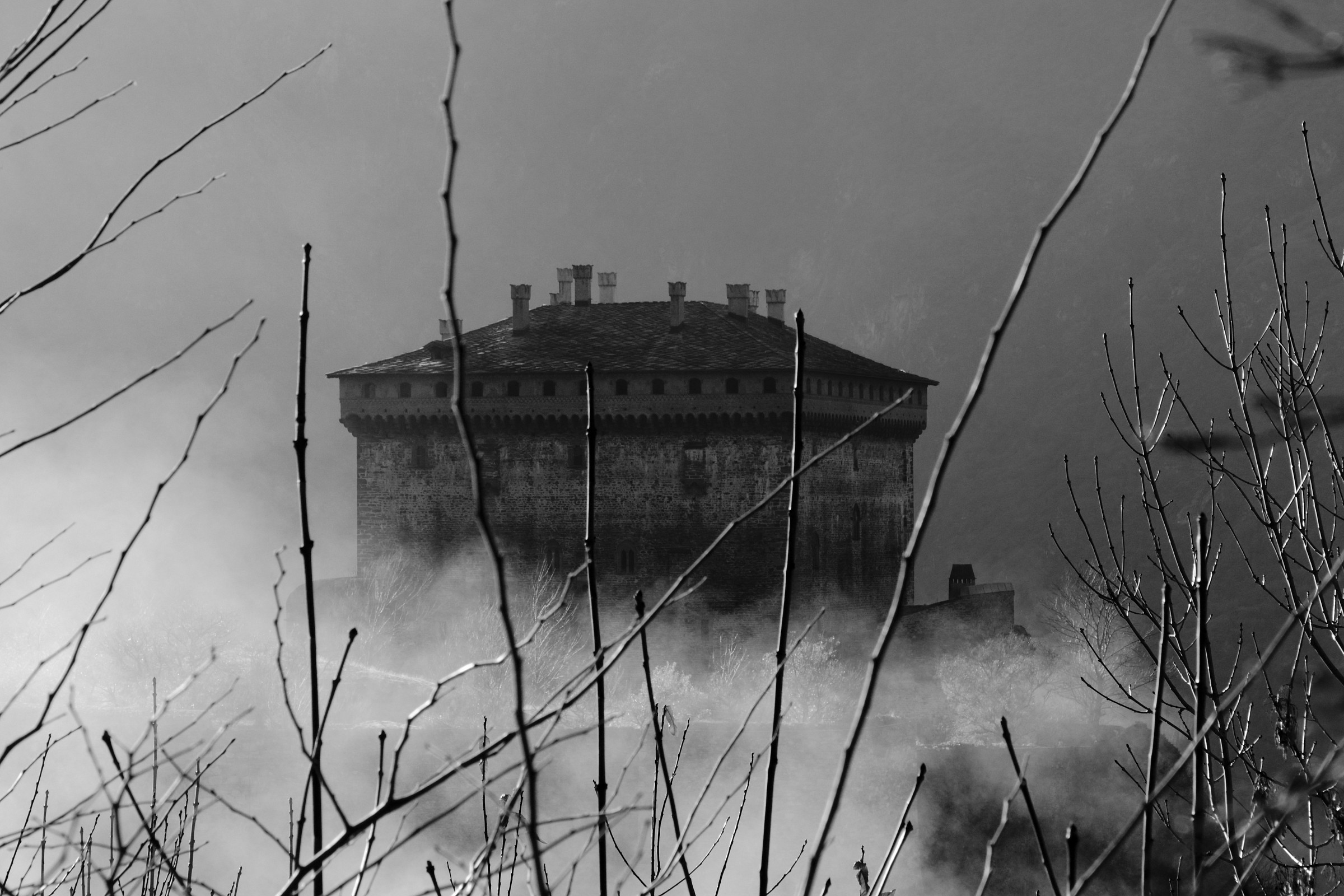 The fort of Verres shrouded in fog...