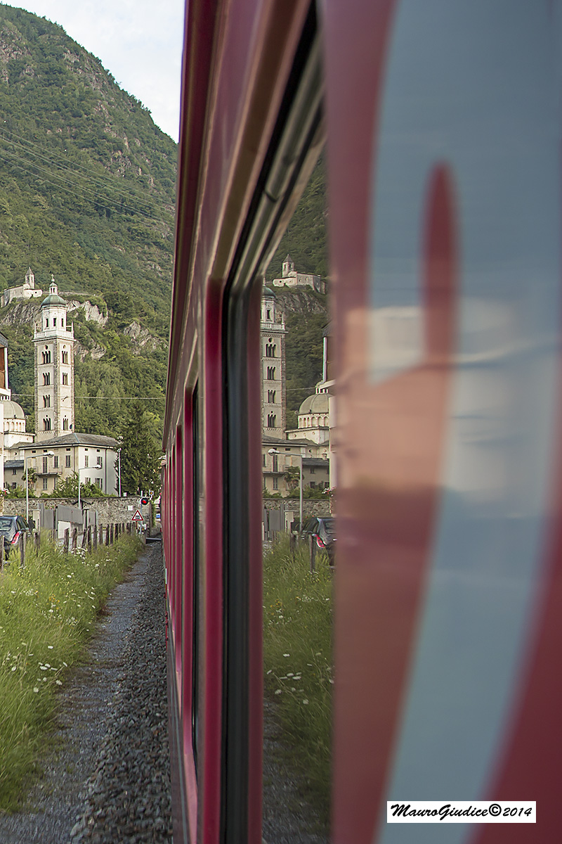 Little Red Train: mirror...