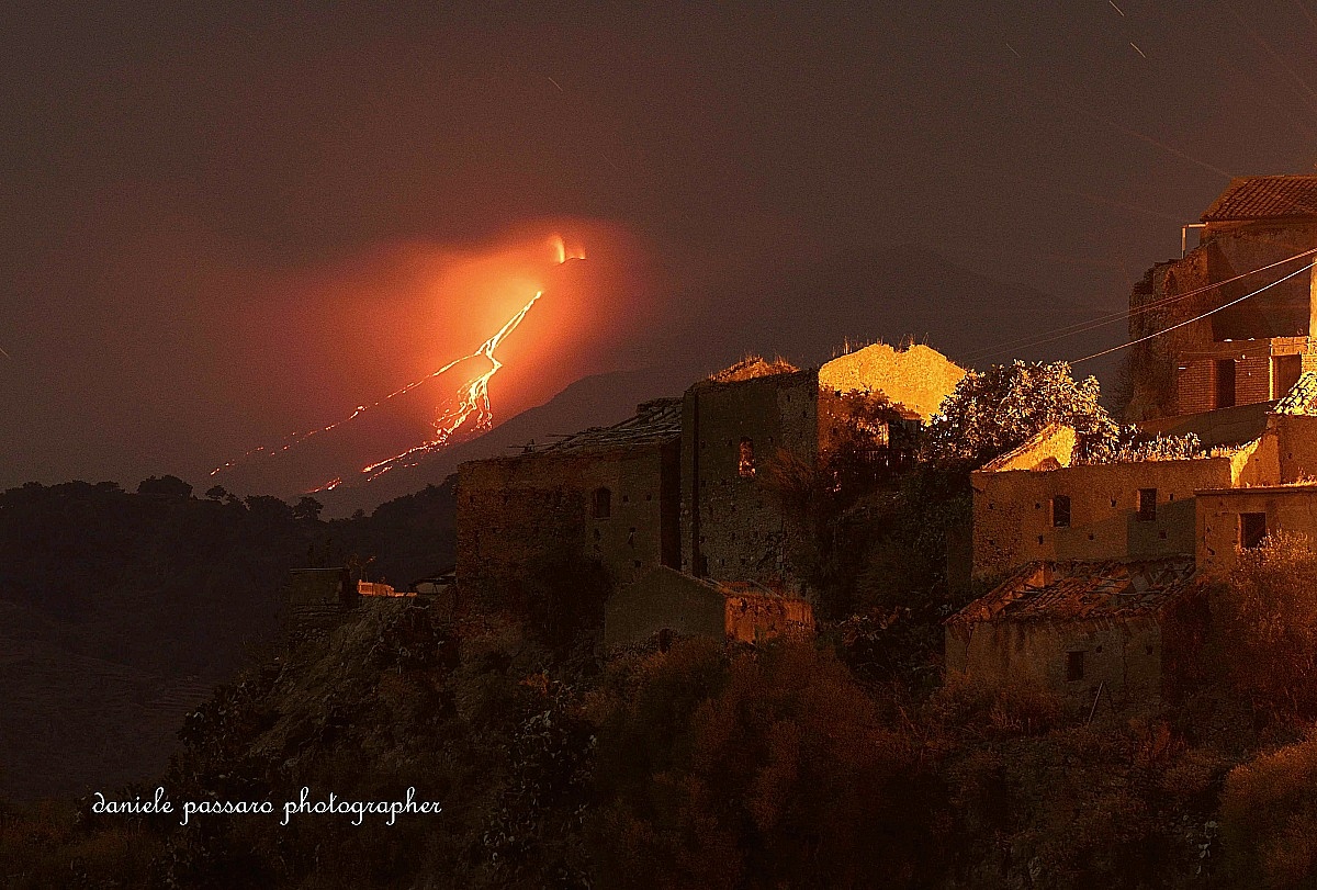 Etna night from Savoca...