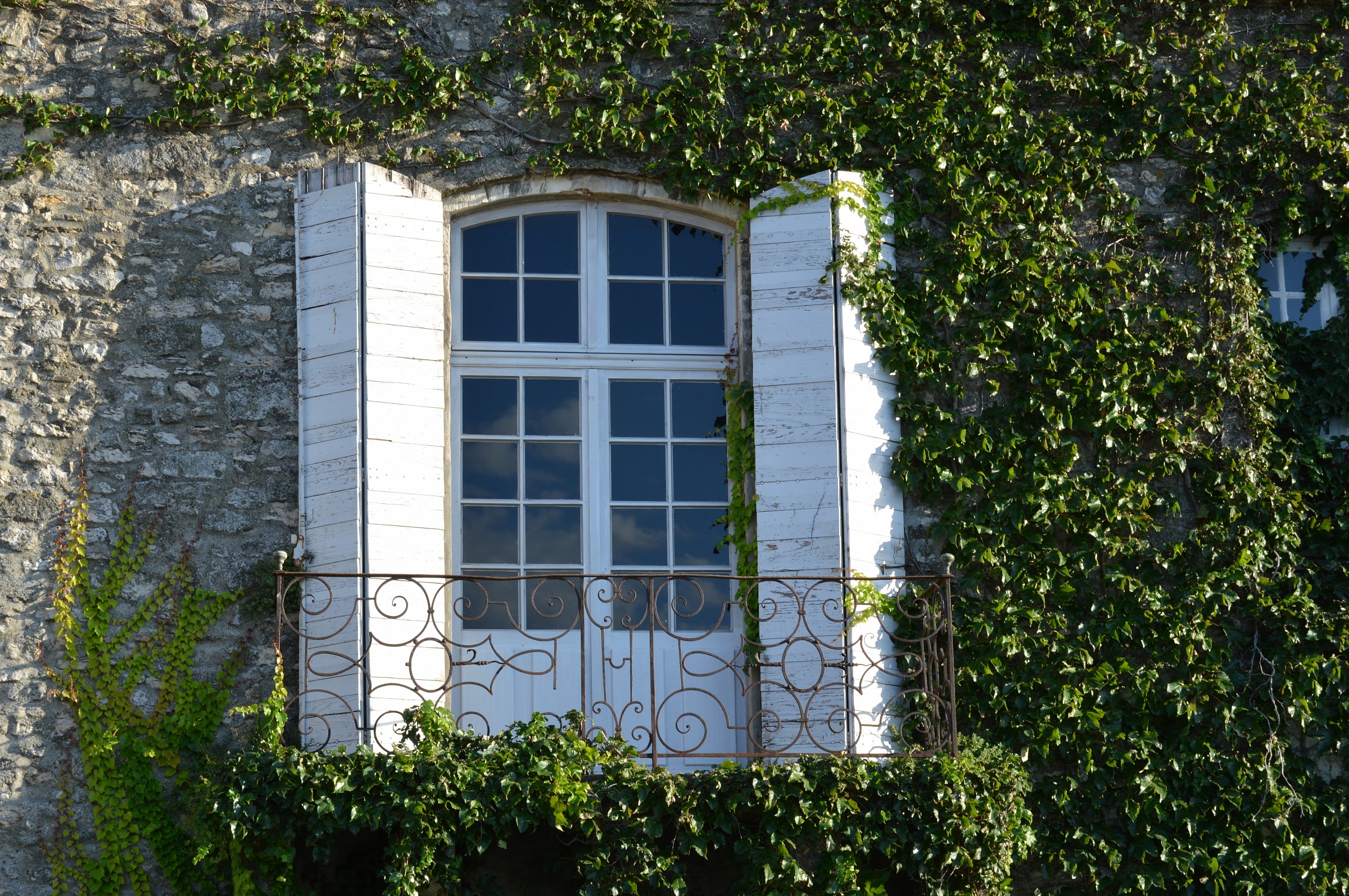 Arles window...