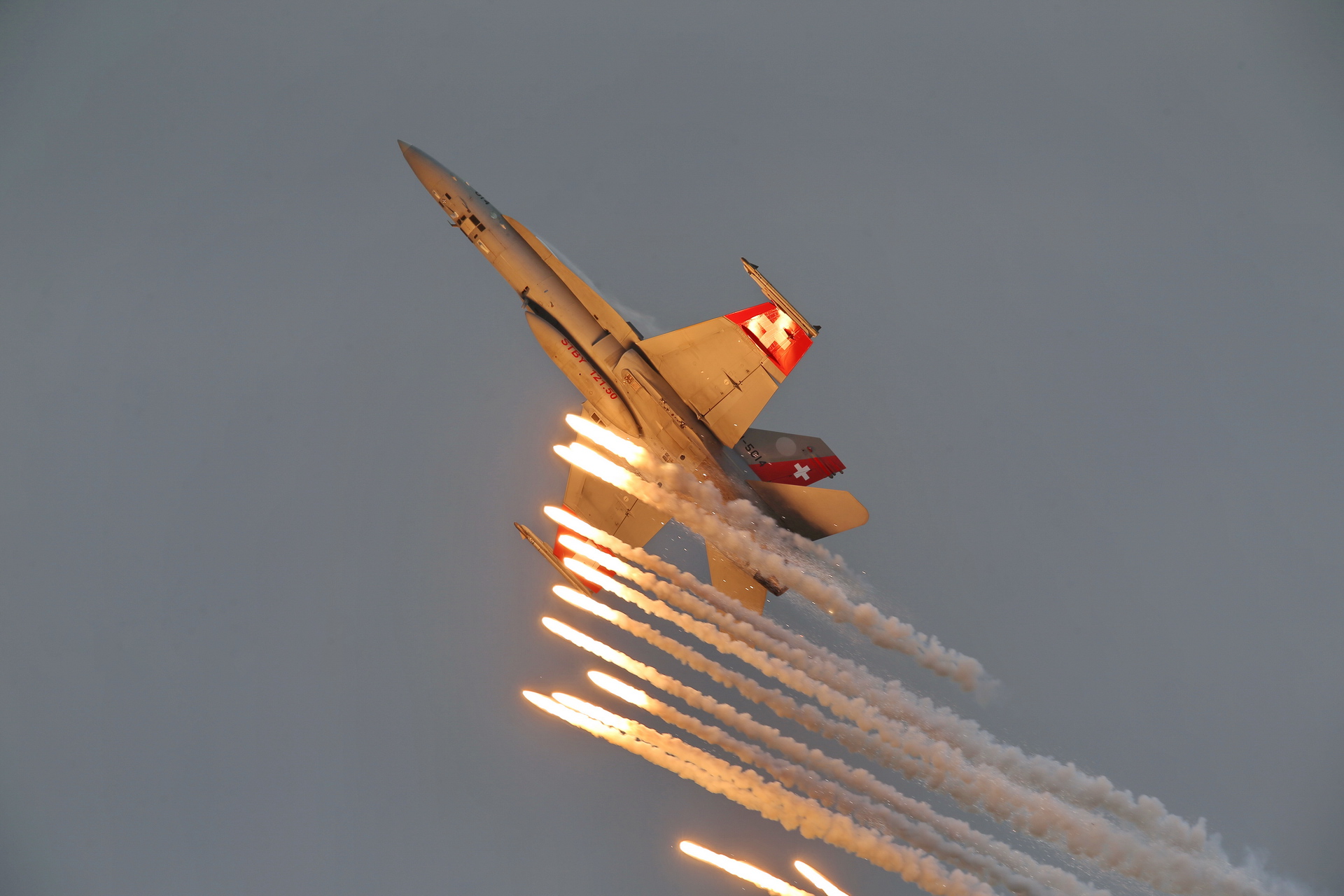 Flares F18...