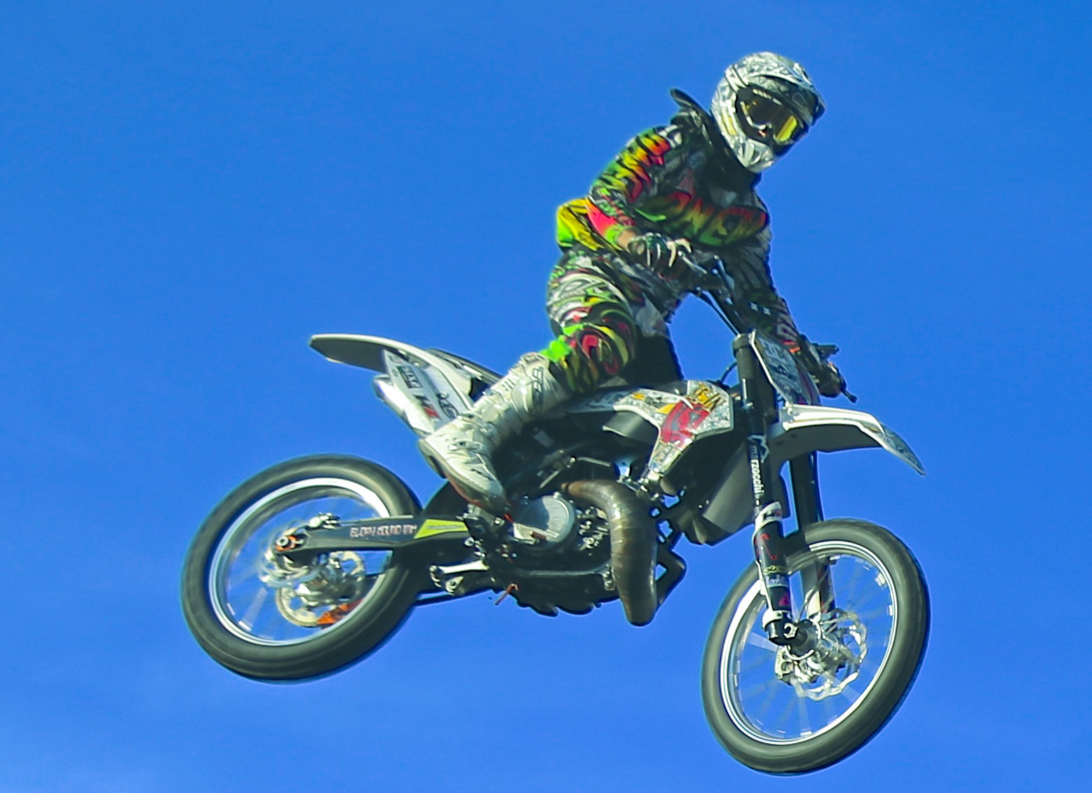 Motorbike acrobatics 4...
