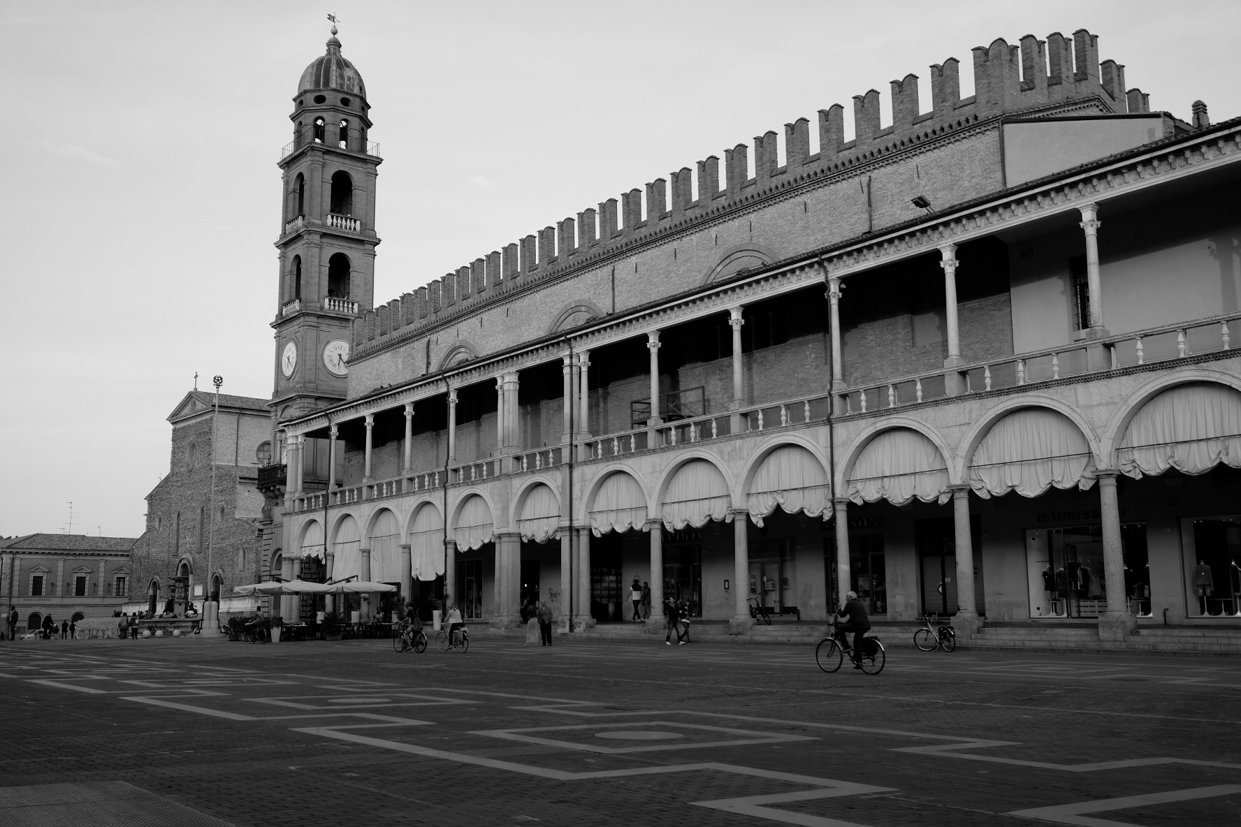 Piazza Faenza...