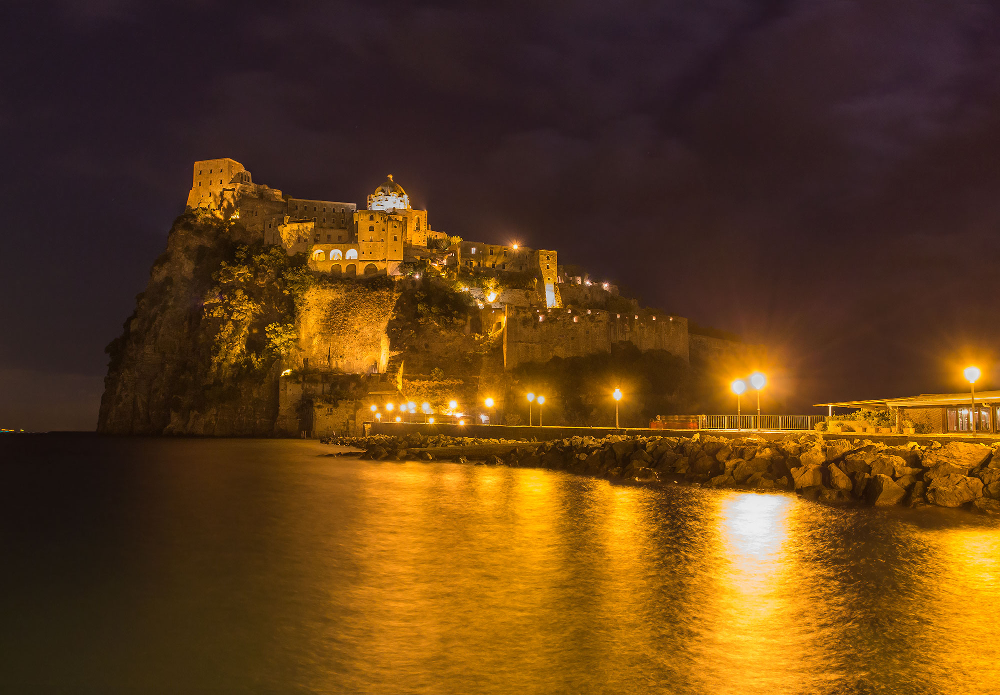 Notturno al castello Aragonese Ischia...