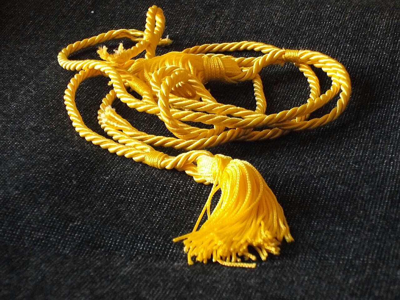 The yellow cord...