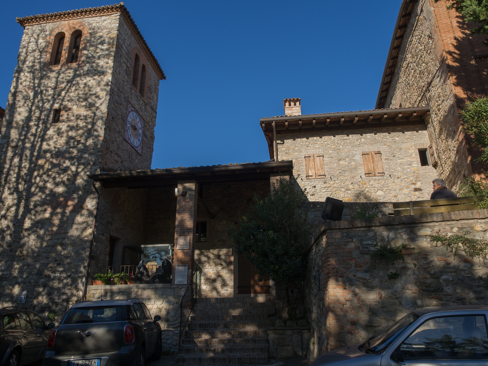 Castello Serravalle - Il Borgo...