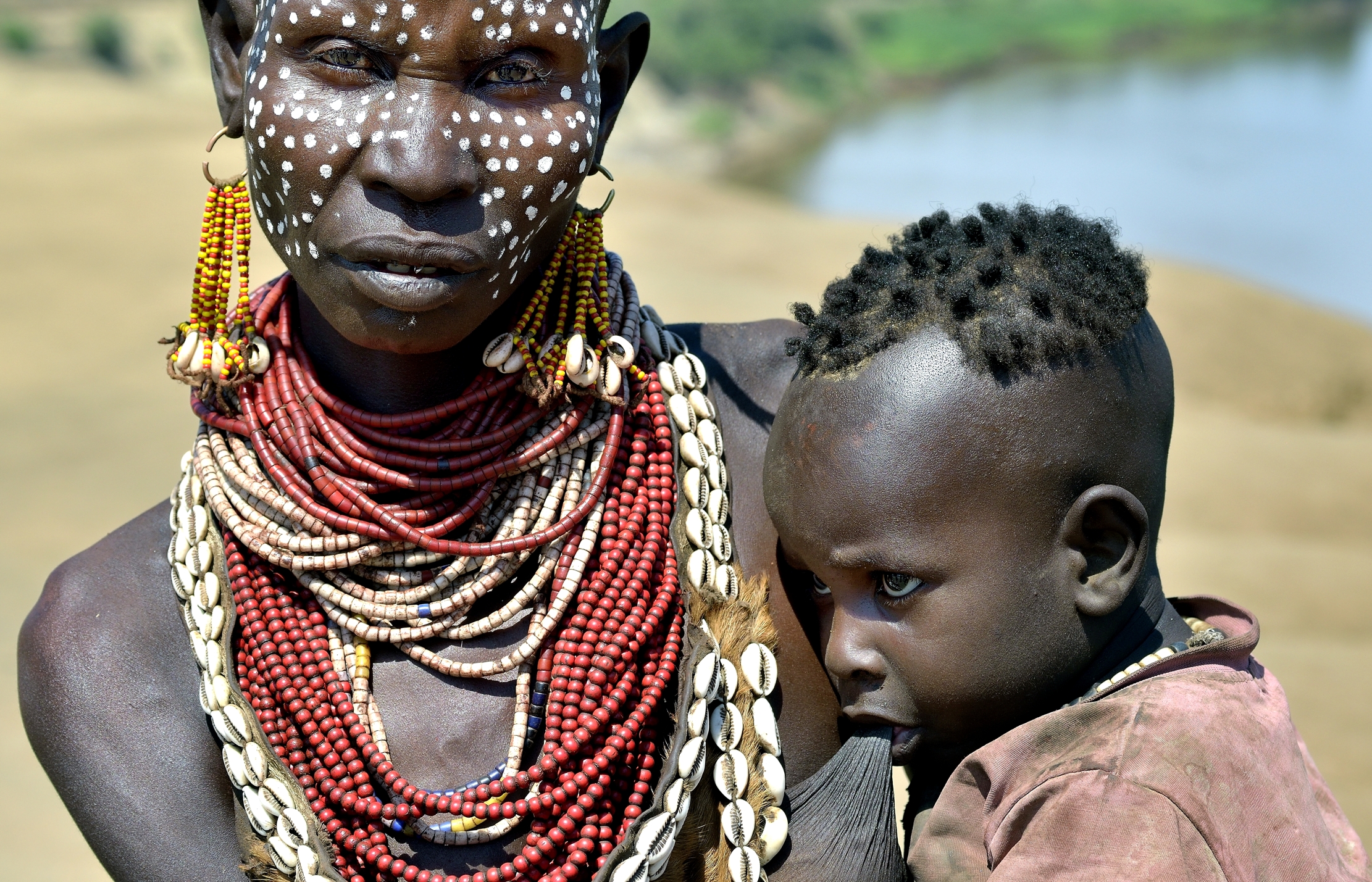 Etiopia 2015 - Donna Karo con bambino...