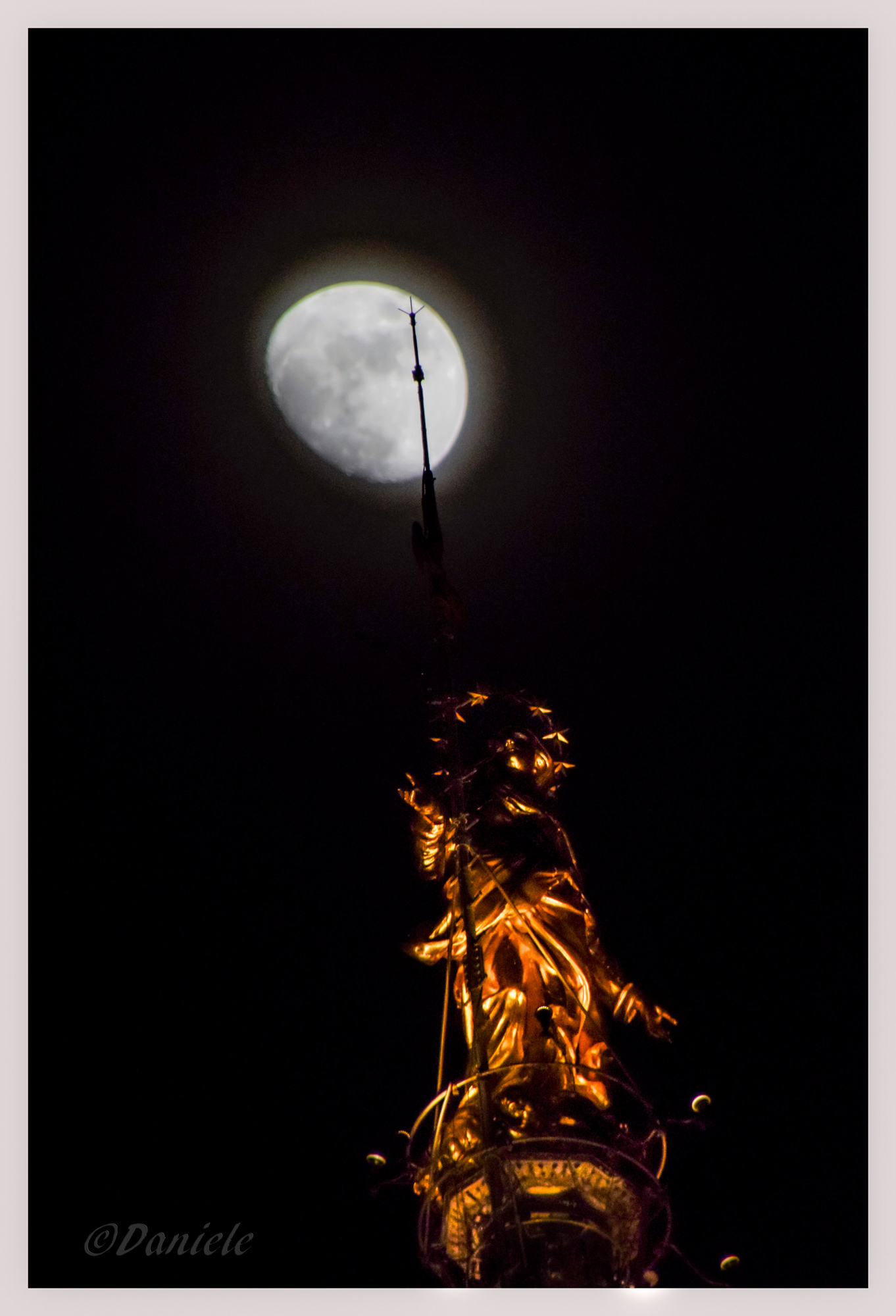 la Madonnina sotto la luna...