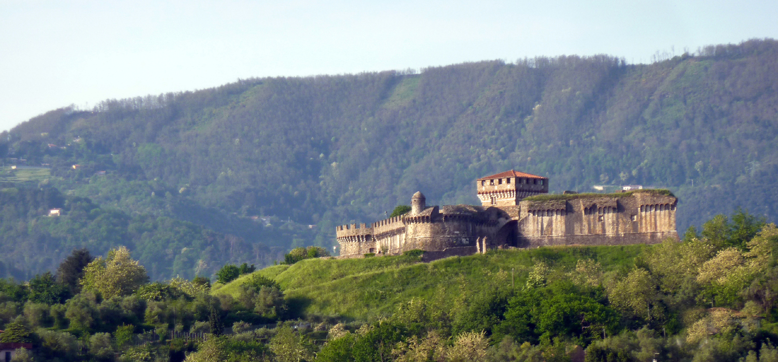 Fortress Sarzanello (Sp)...