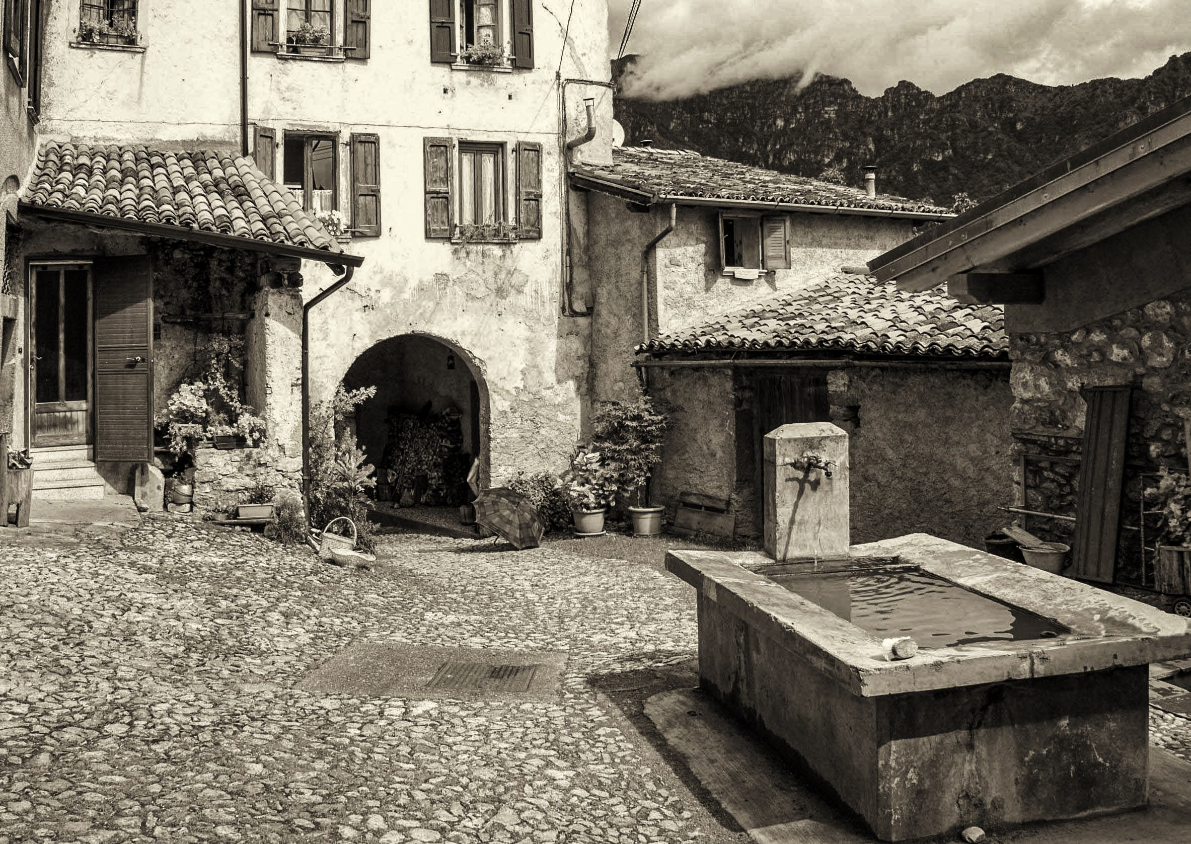 Pertica Bassa, medieval village of Spessio (bs)...