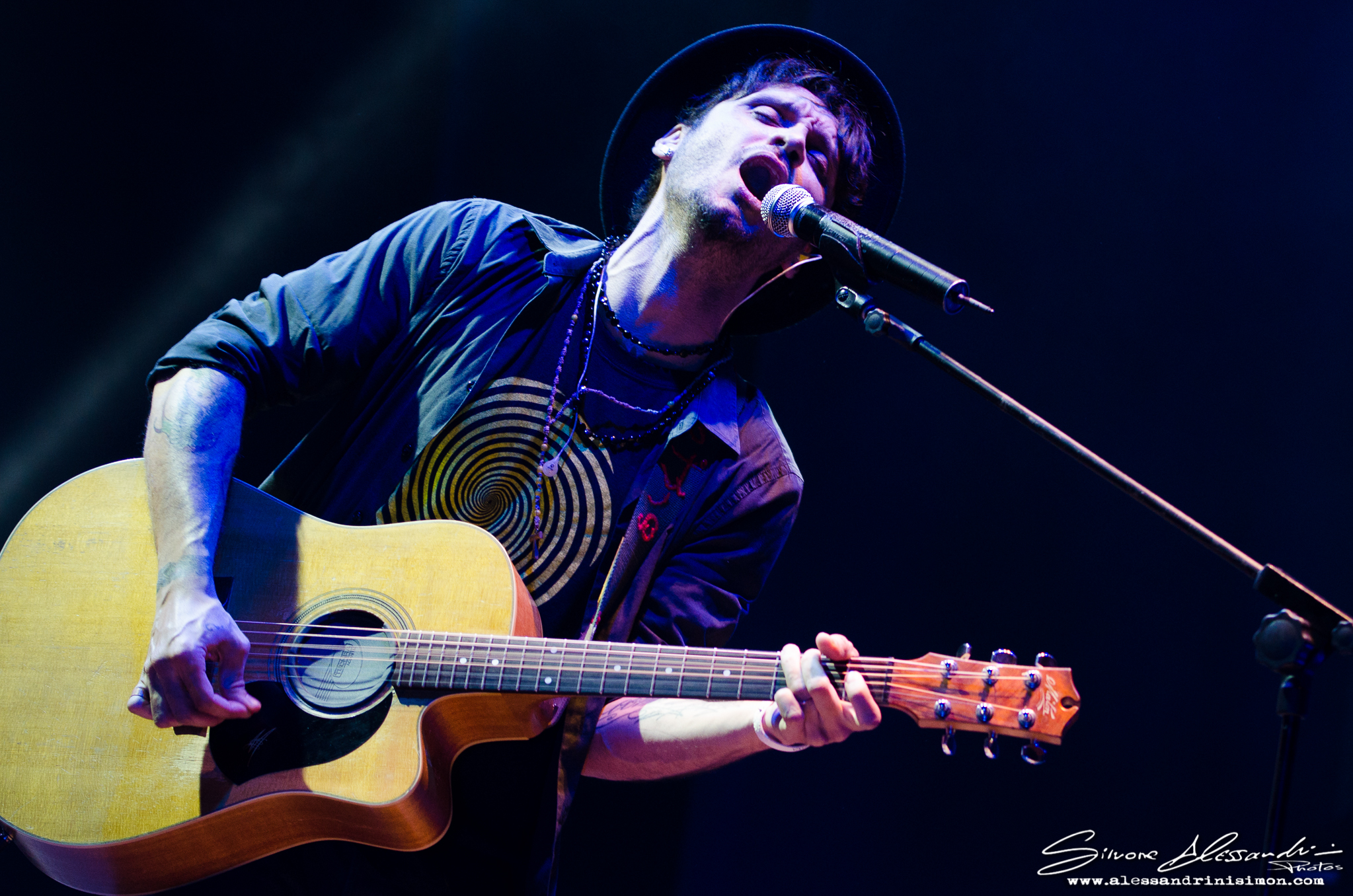 fabrizio moro...