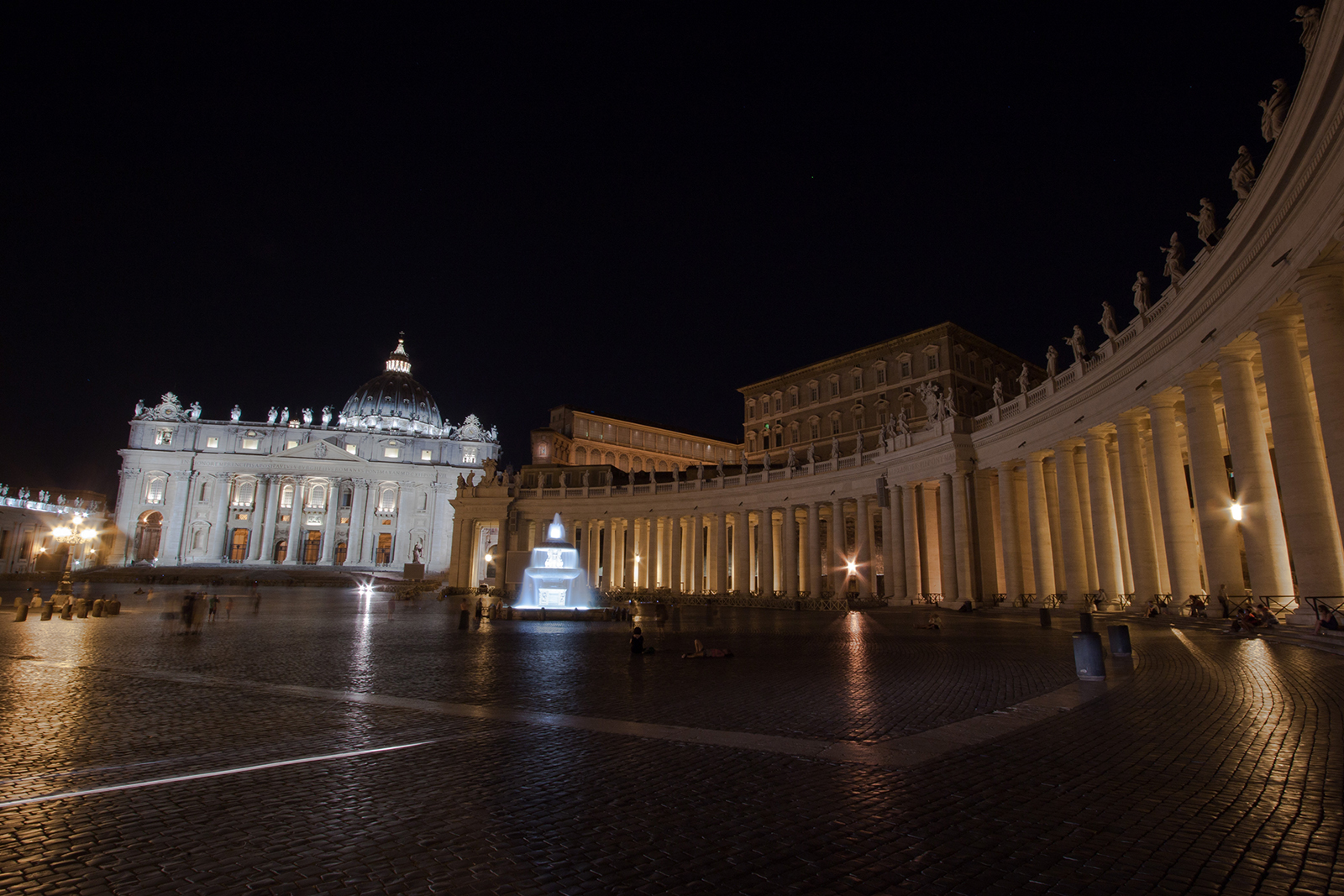 Piazza San Pietro Roma 2015...
