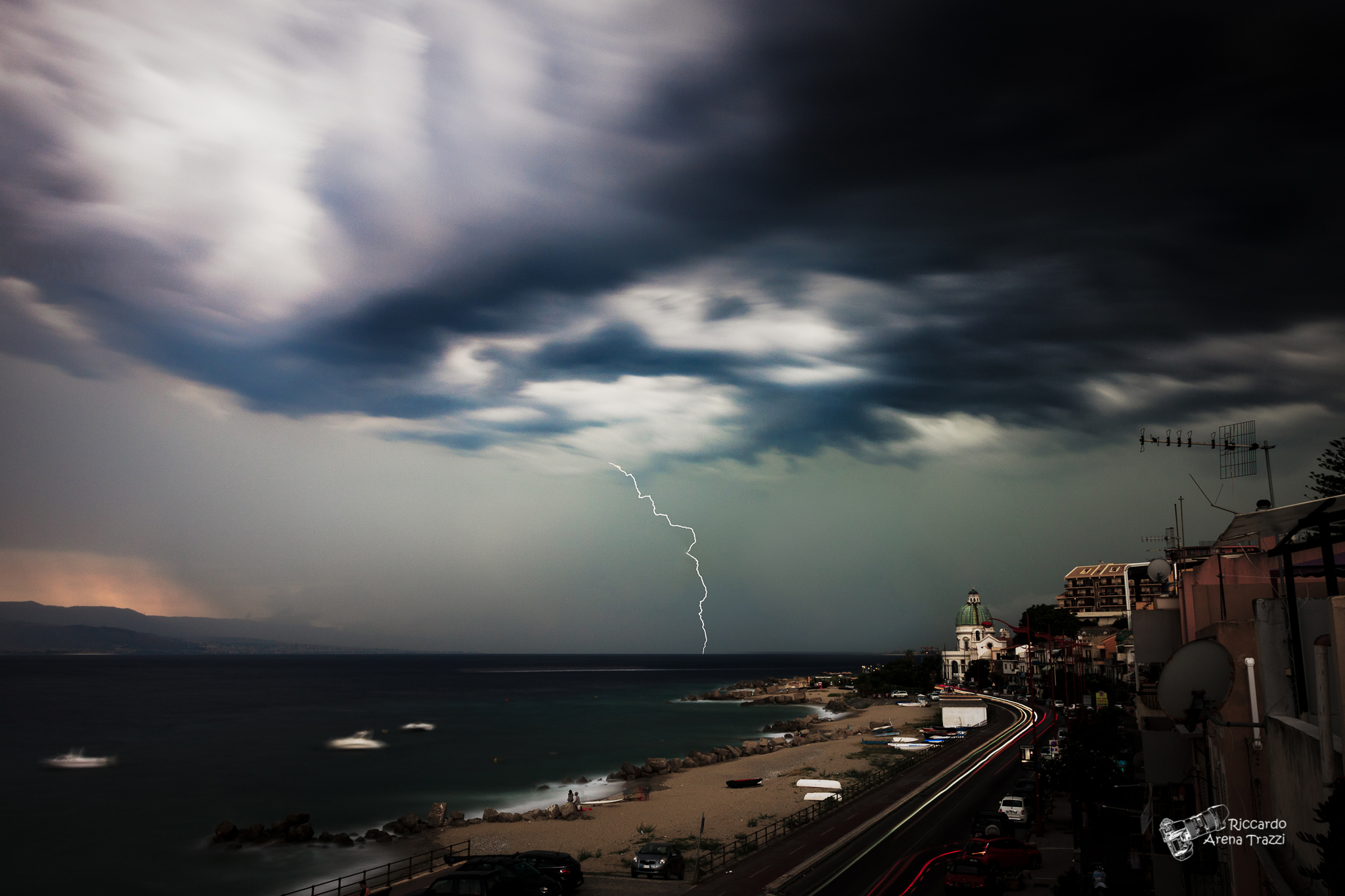 Temporale d'Agosto sullo Stretto di Messina...