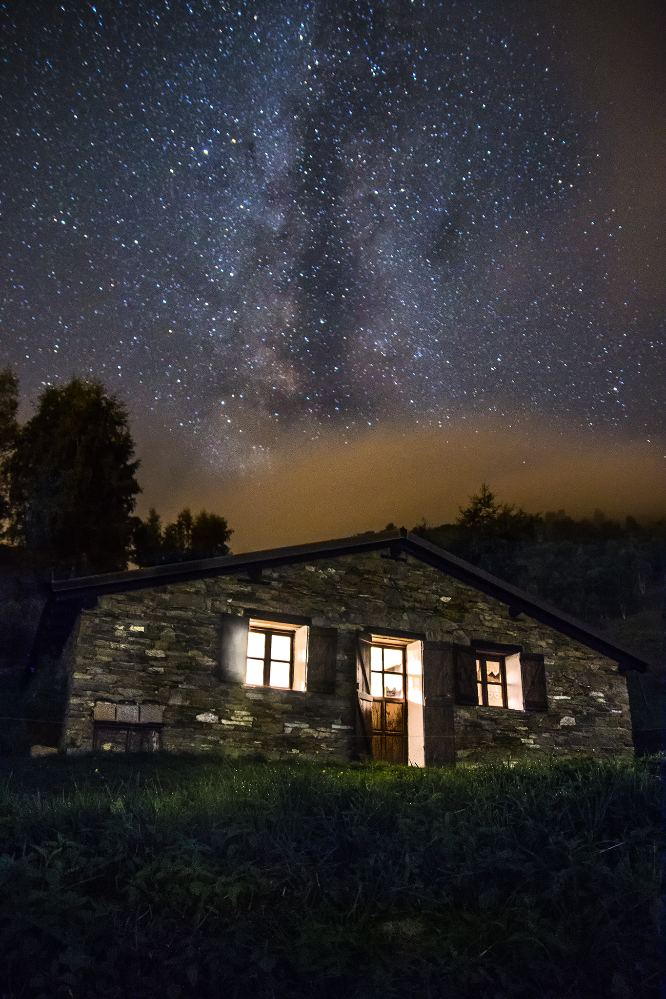 Hut under the starry sky...