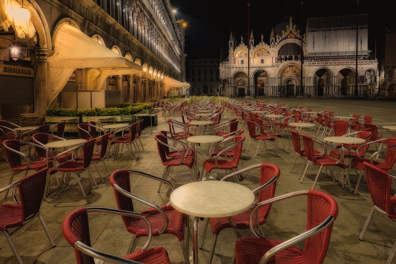 Piazza S Marco hours 03.18...