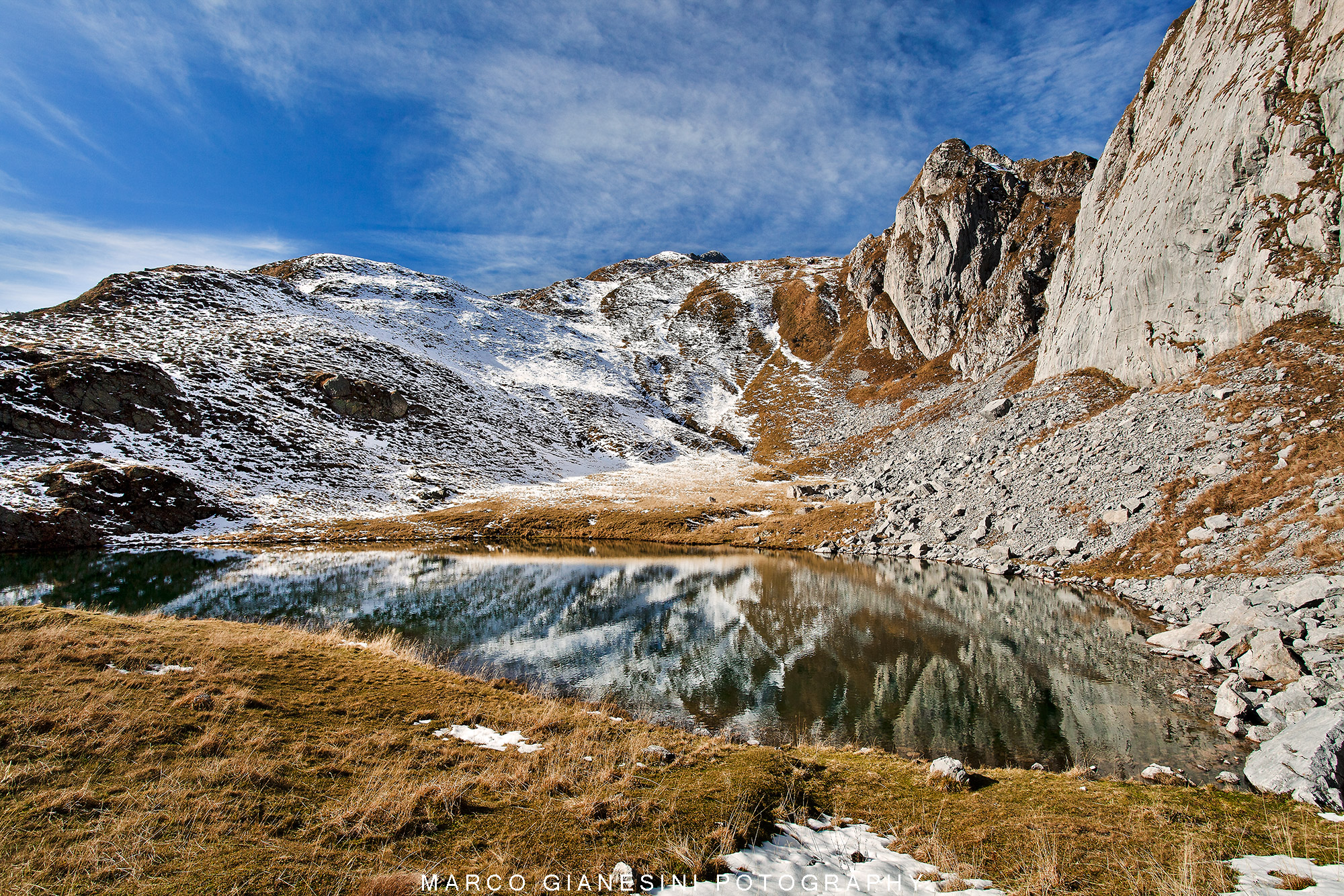 Lago Avostanis...