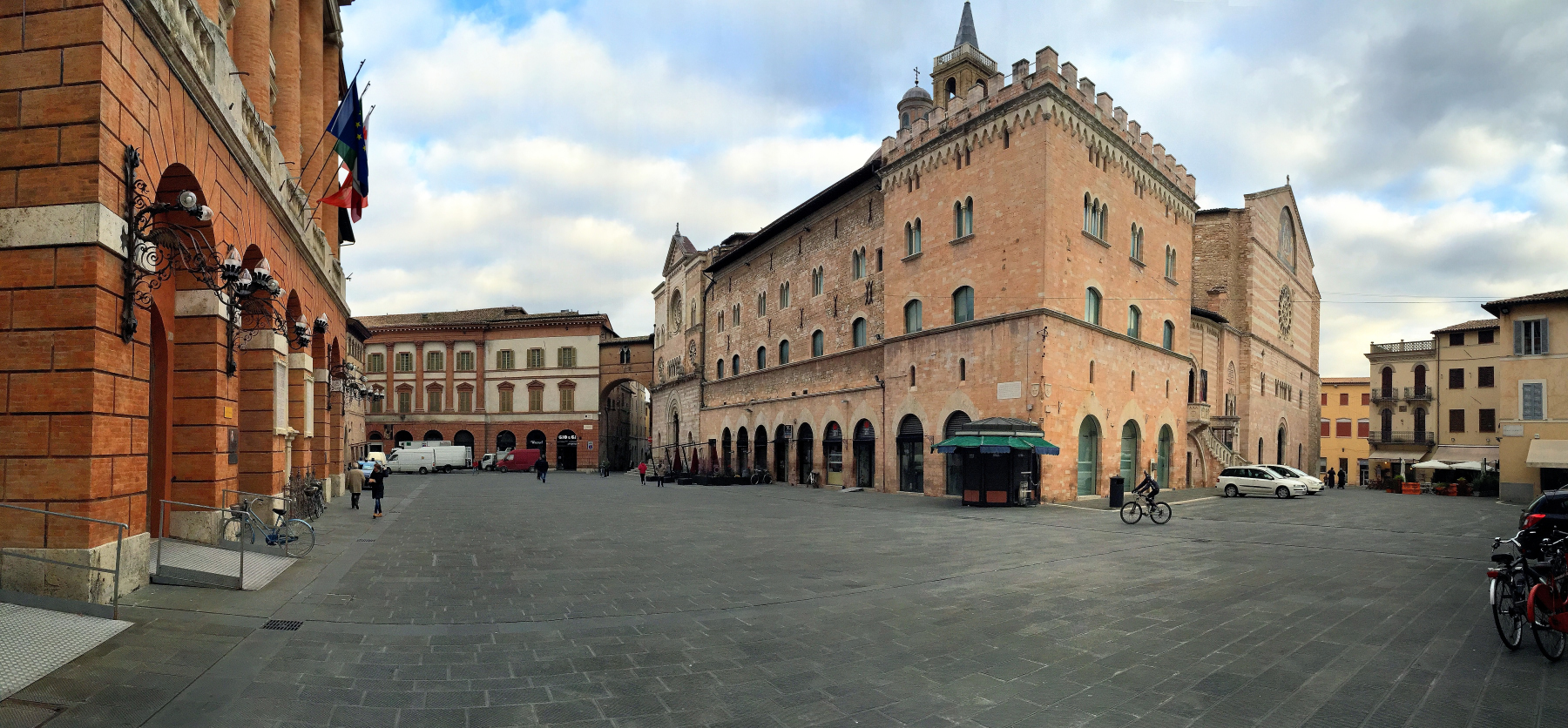 Piazza della Repubblica - Foligno...