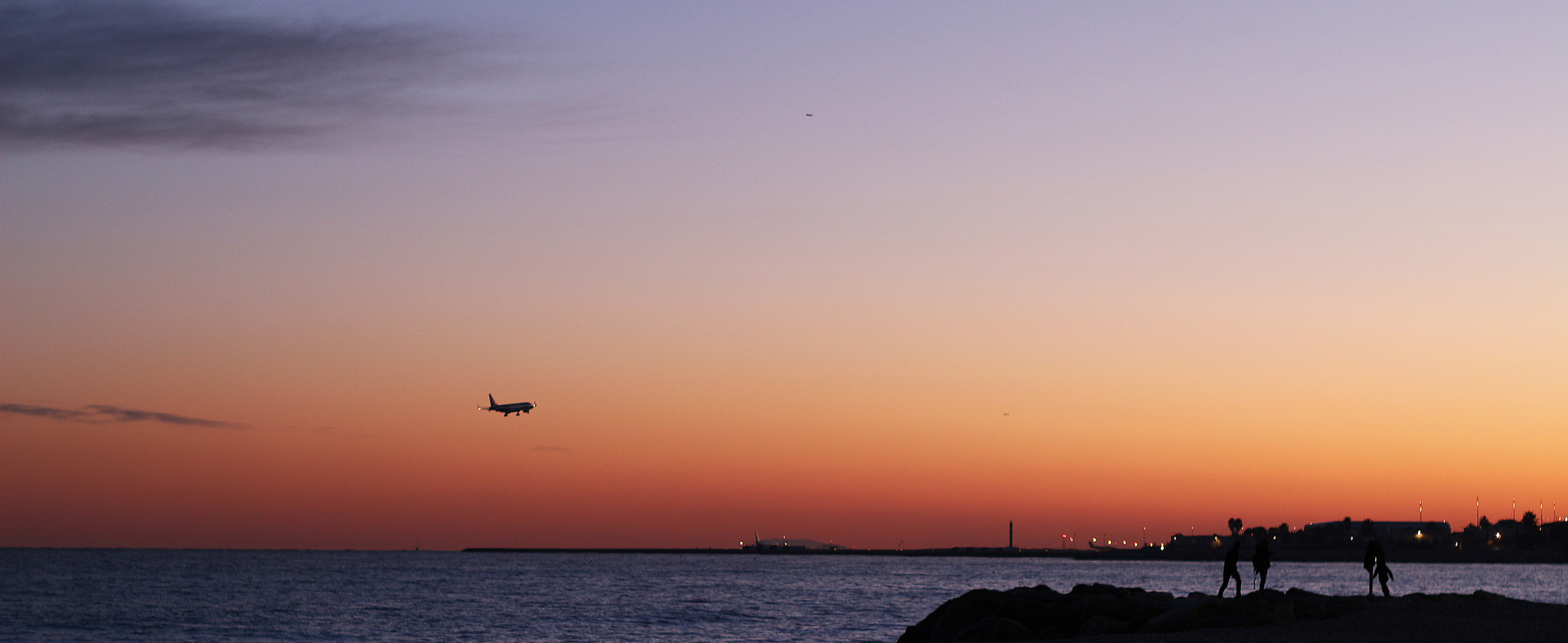 Promenade des Anglais e aeroporto di Nizza al tramonto...