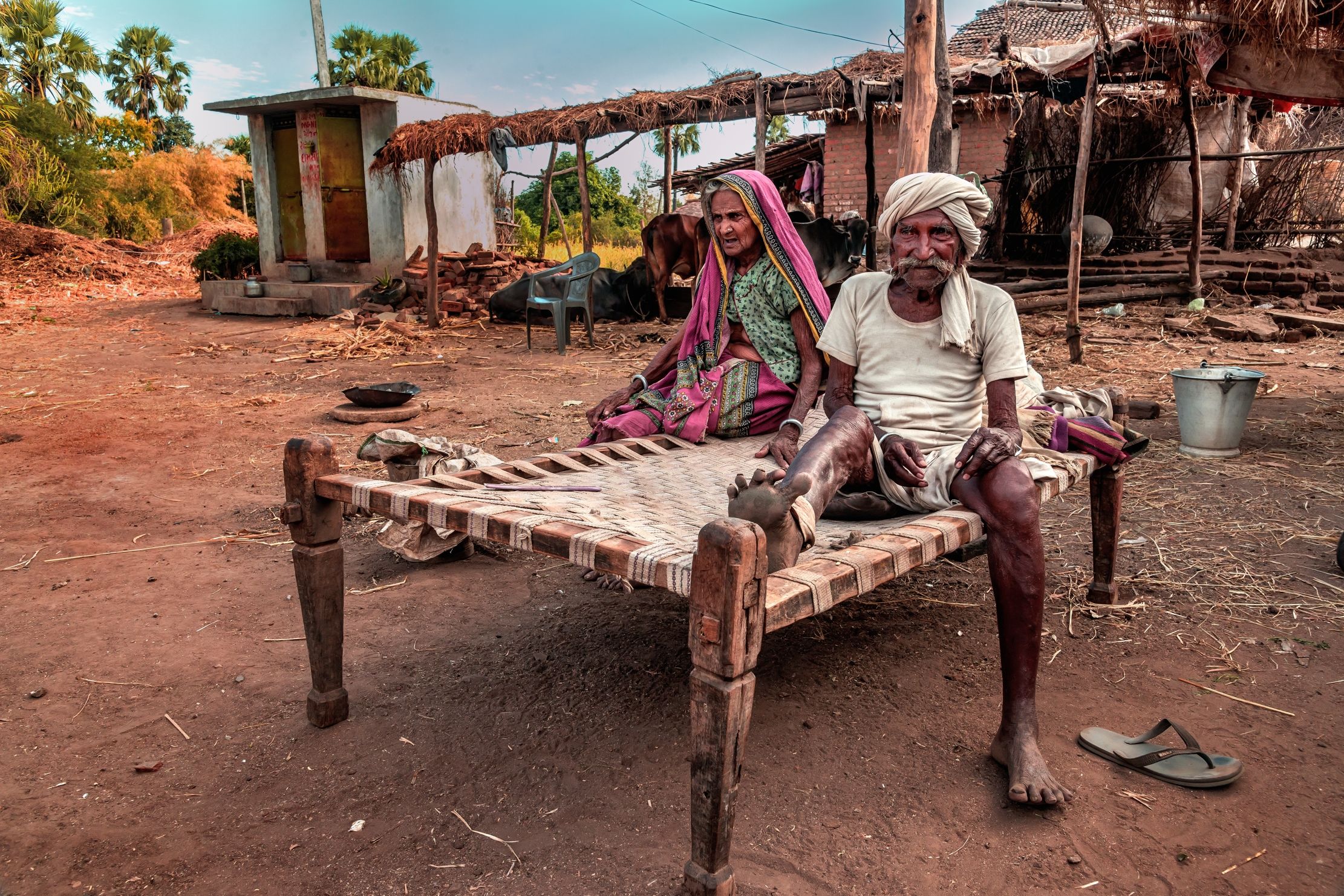 Gujarat in 2015 - Couple of peasants (almost centenarians)...