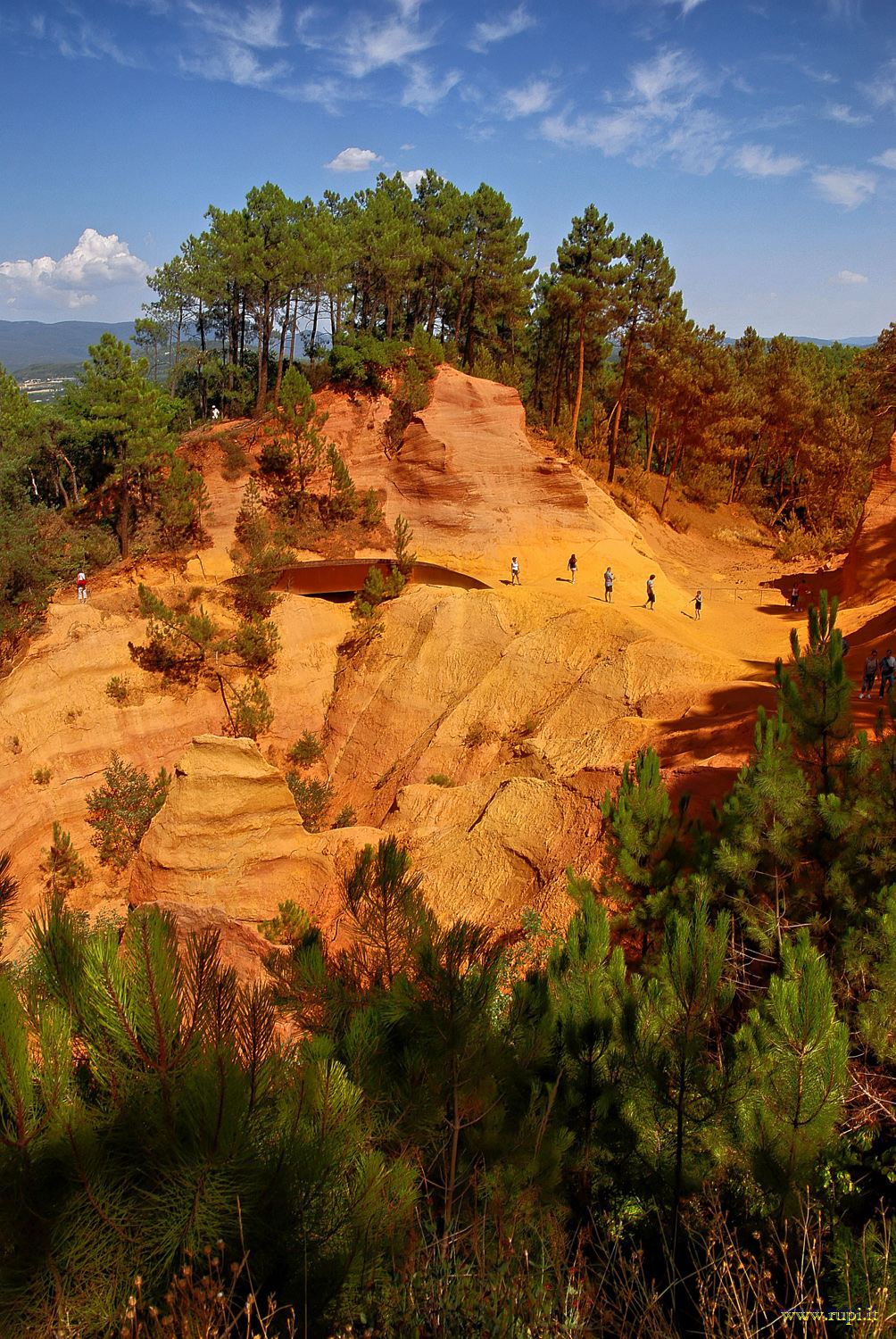 Roussillon: the path of ochres - 2...