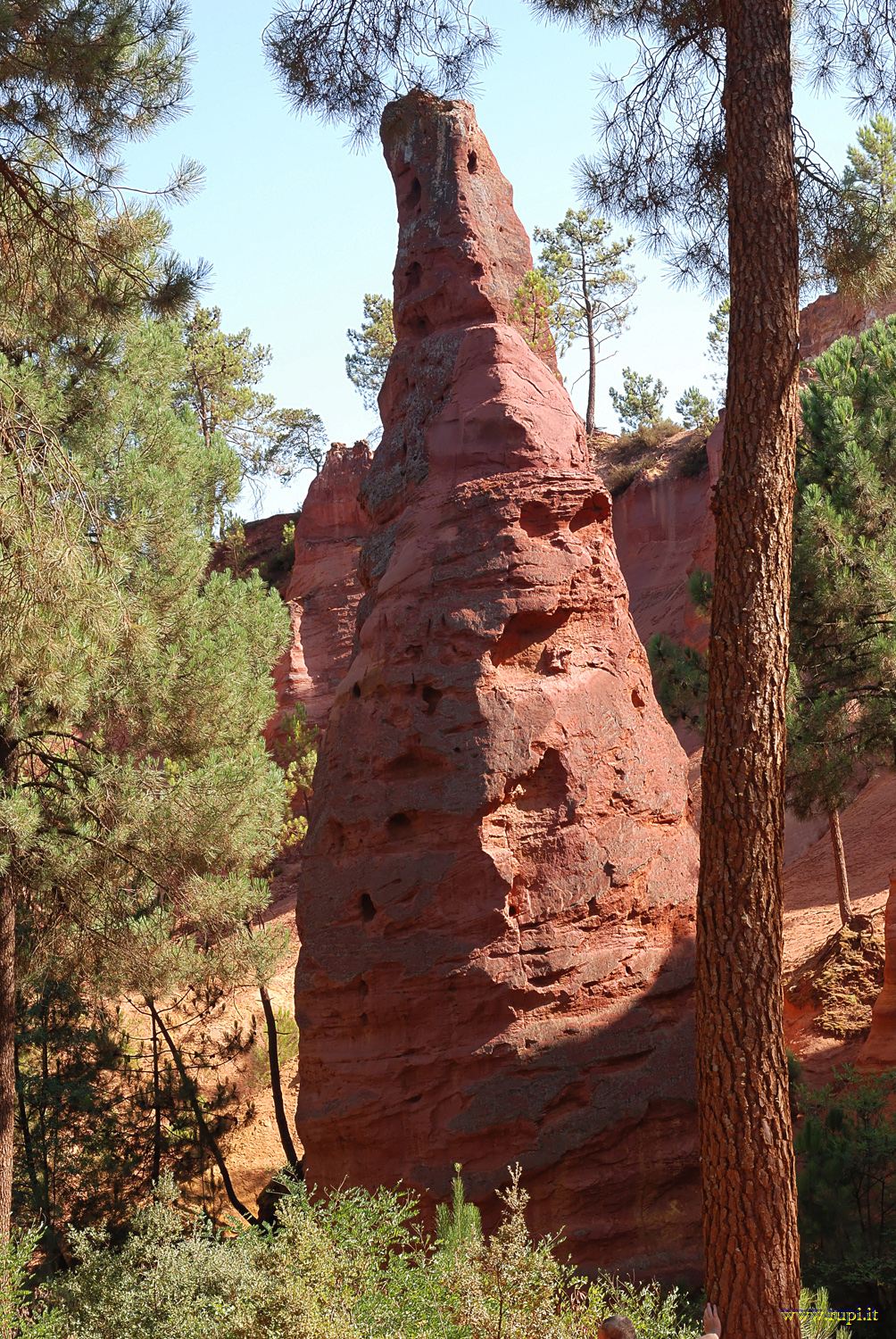 Roussillon: the path of ochres - 7...