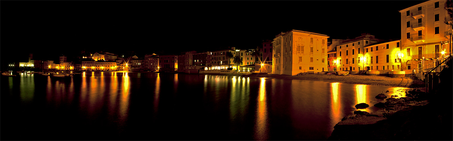 Sestri Levante by night - La Baia del  Silenzio 1...