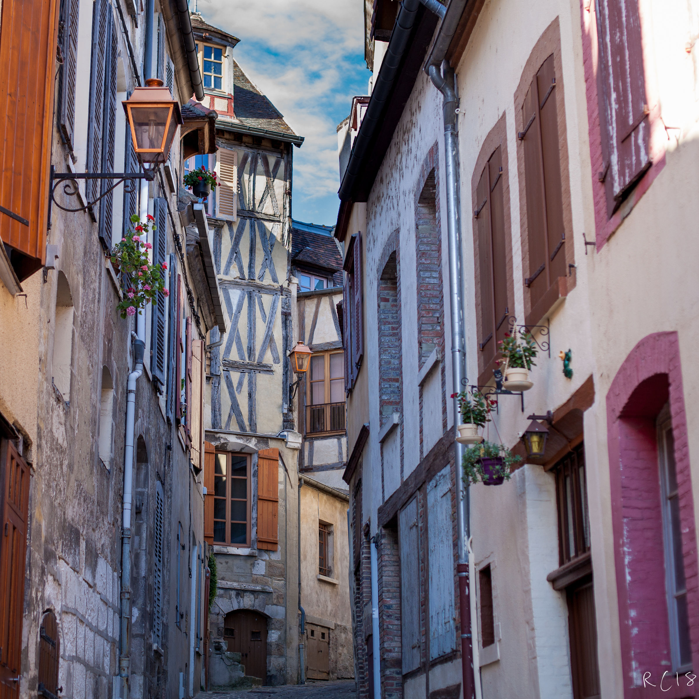 Through the streets of Burgundy...