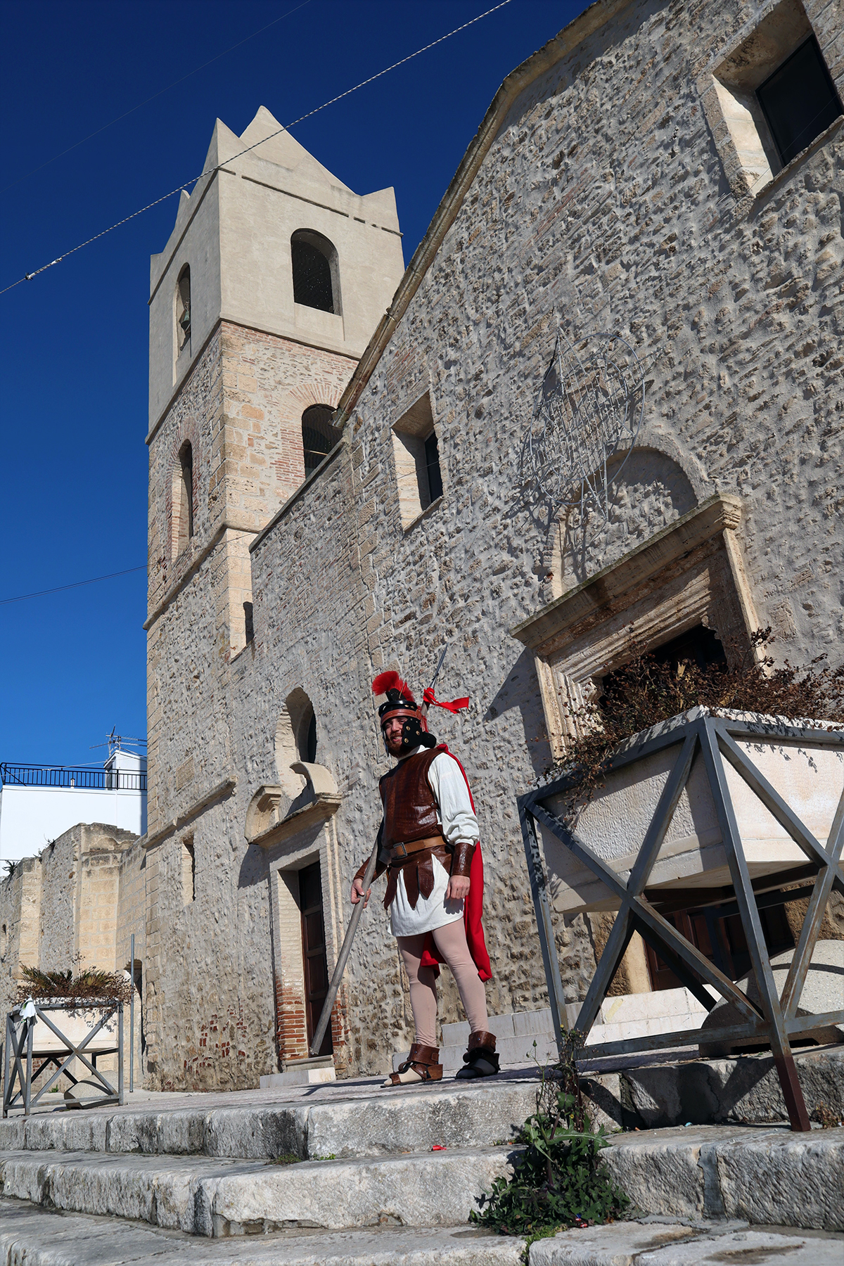 "The Roman guard between the castle and the mother church"...