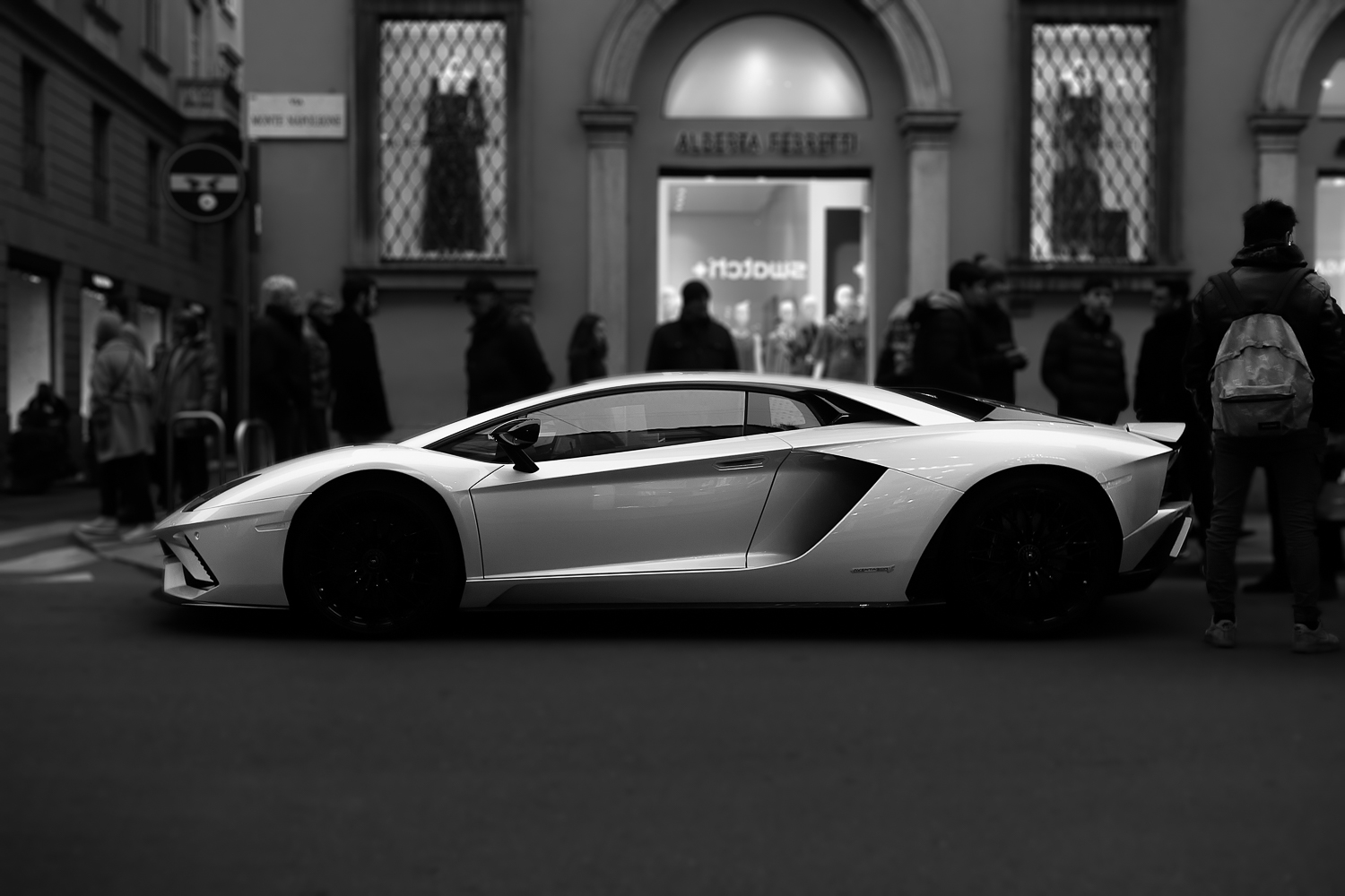 Lamborghini_In_Montenapoleone...