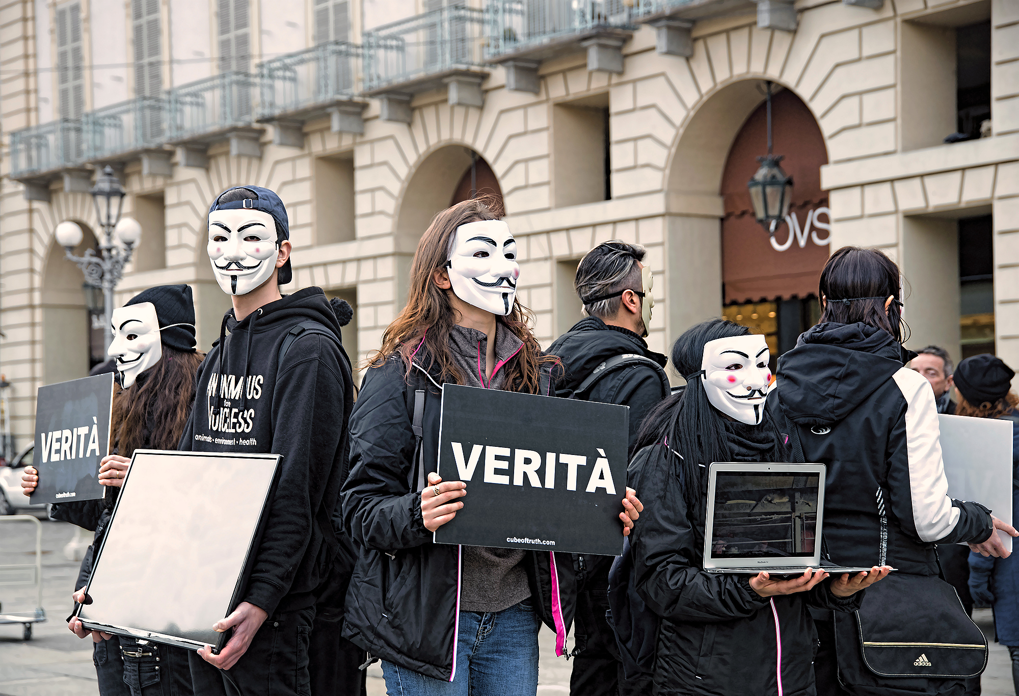 "CuBe Of TrUtH" a Torino...