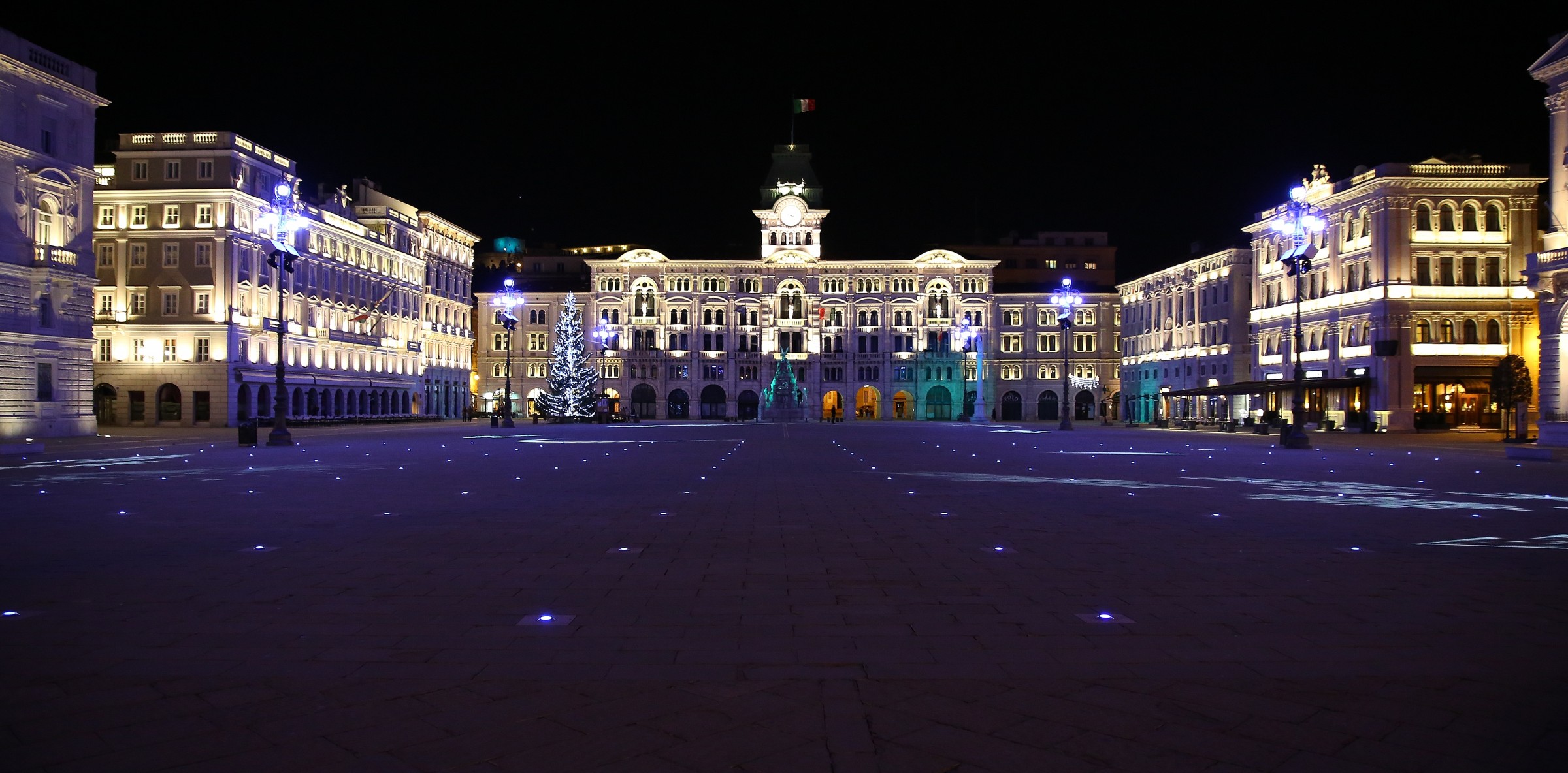 Trieste.Natale square unification of Italy in 2012...