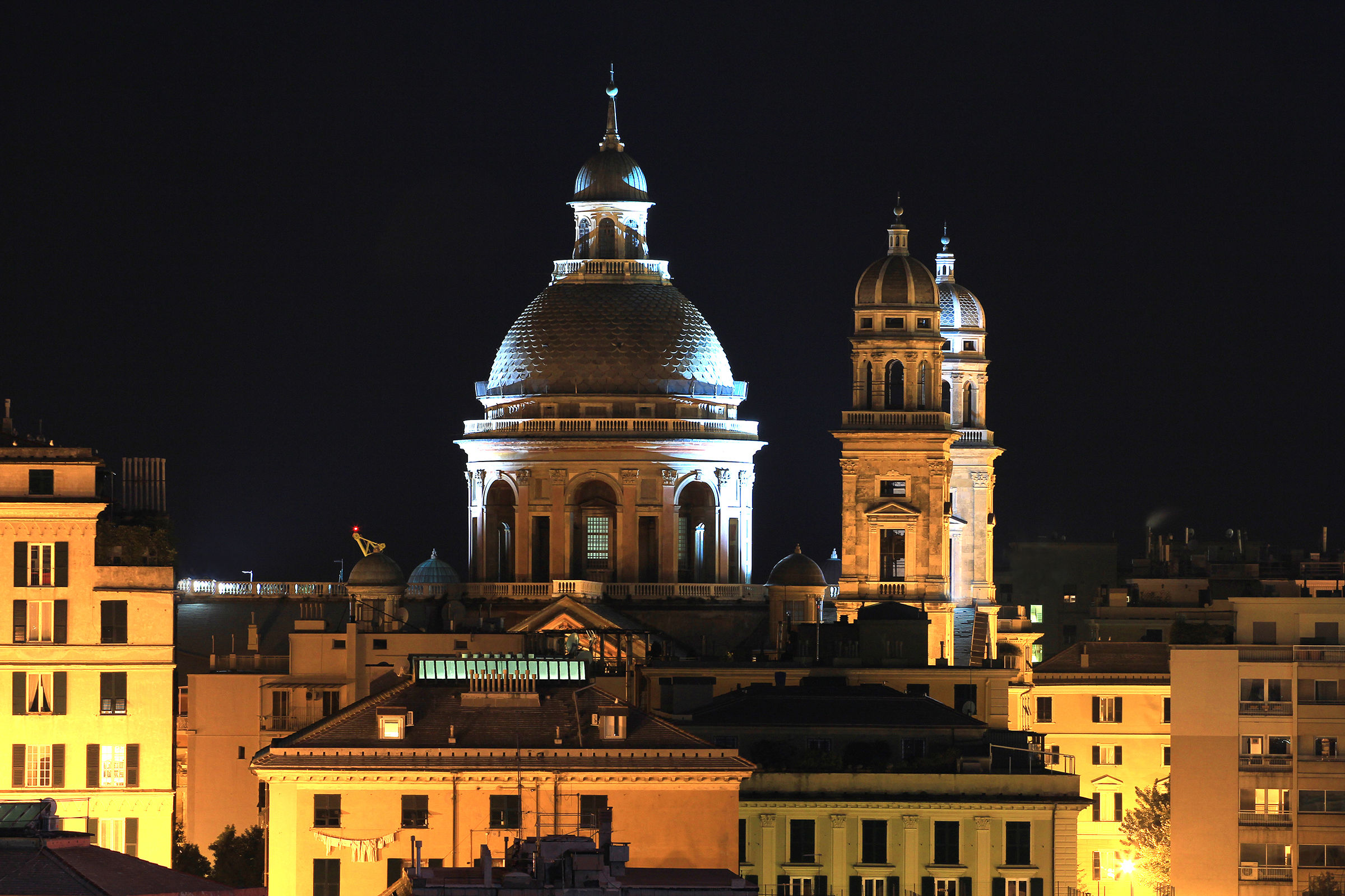 Genova di notte Santa Maria Assunta di Carignano...