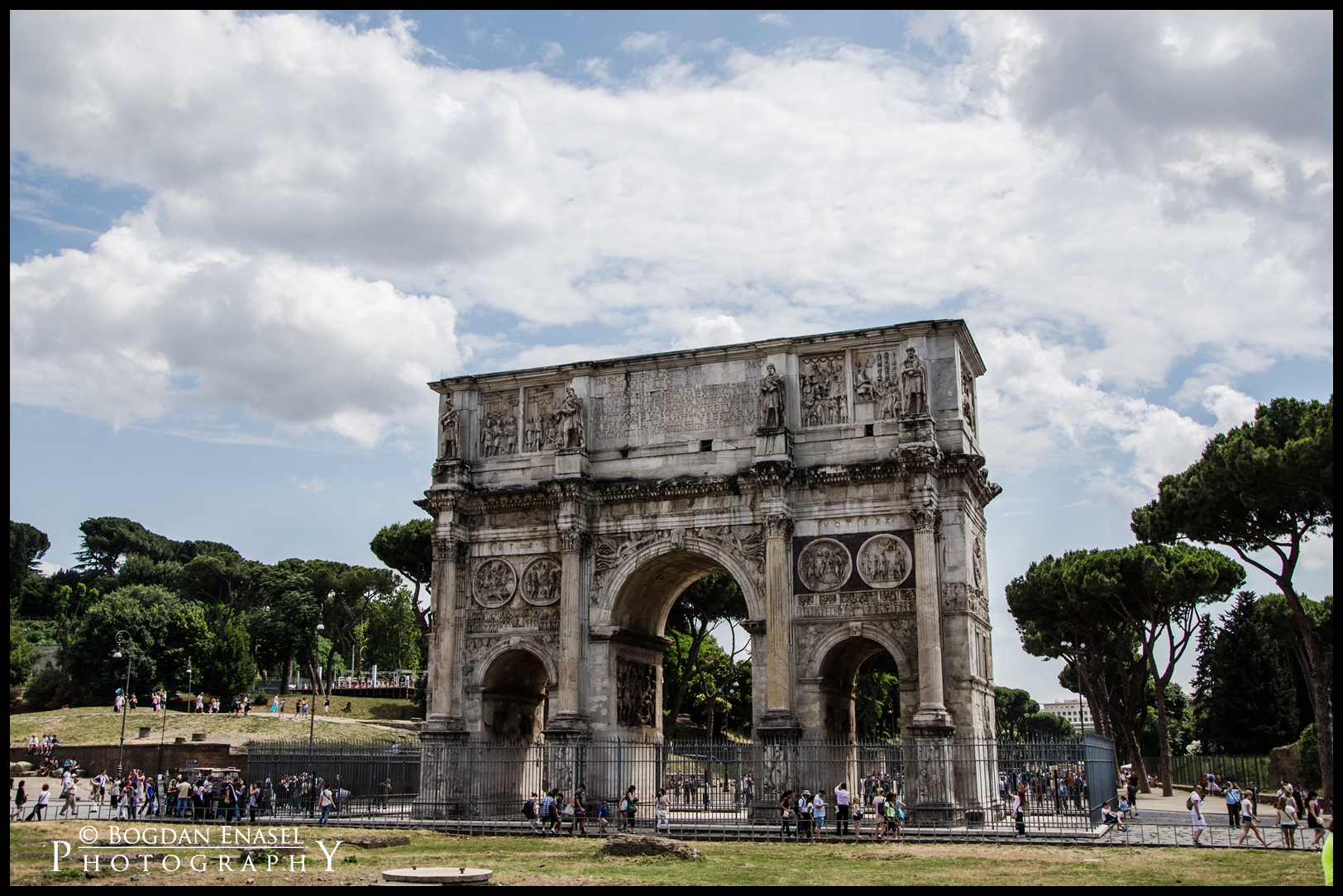 The triumphal arch-Roma...