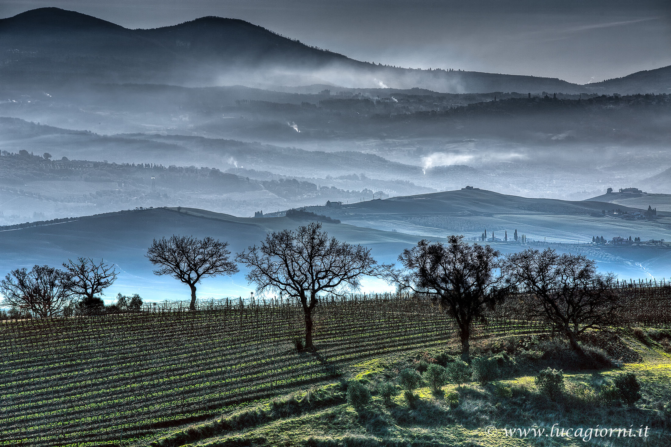 A cold morning in the valleys below Mount Amiata...